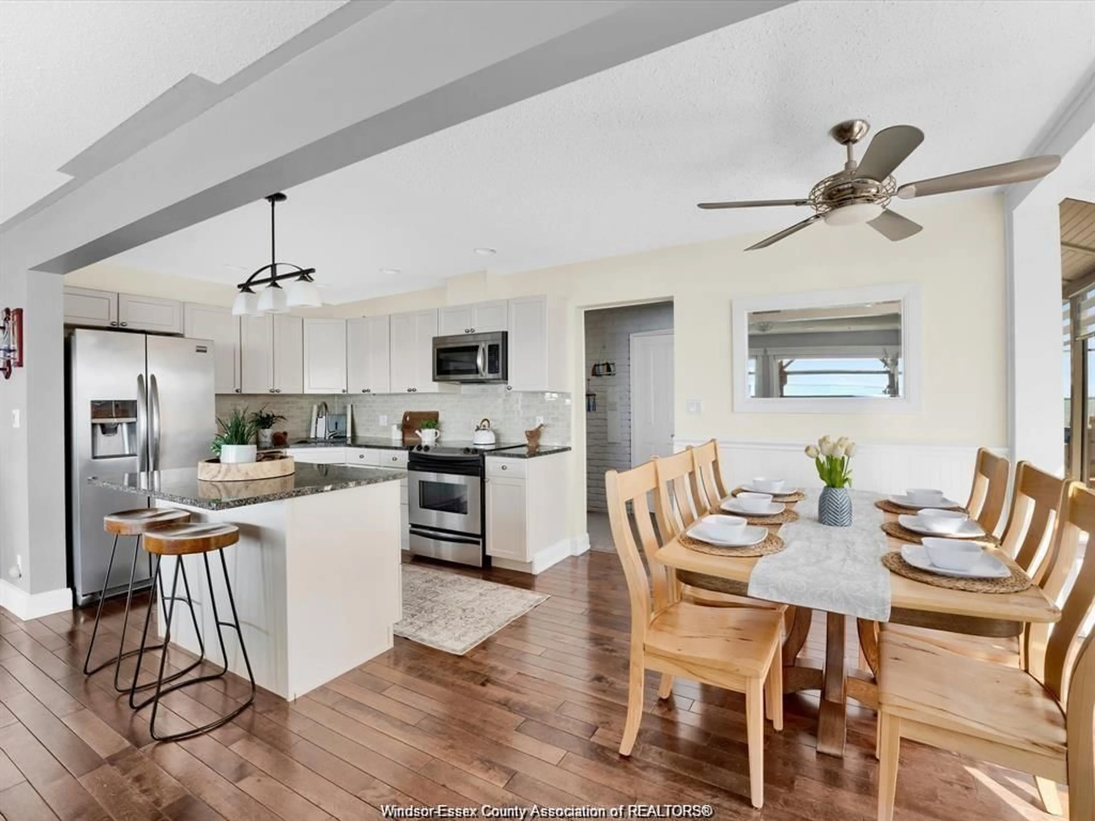 Open concept kitchen, unknown for 39 WOODBRIDGE Dr, Amherstburg Ontario N9V 1T9