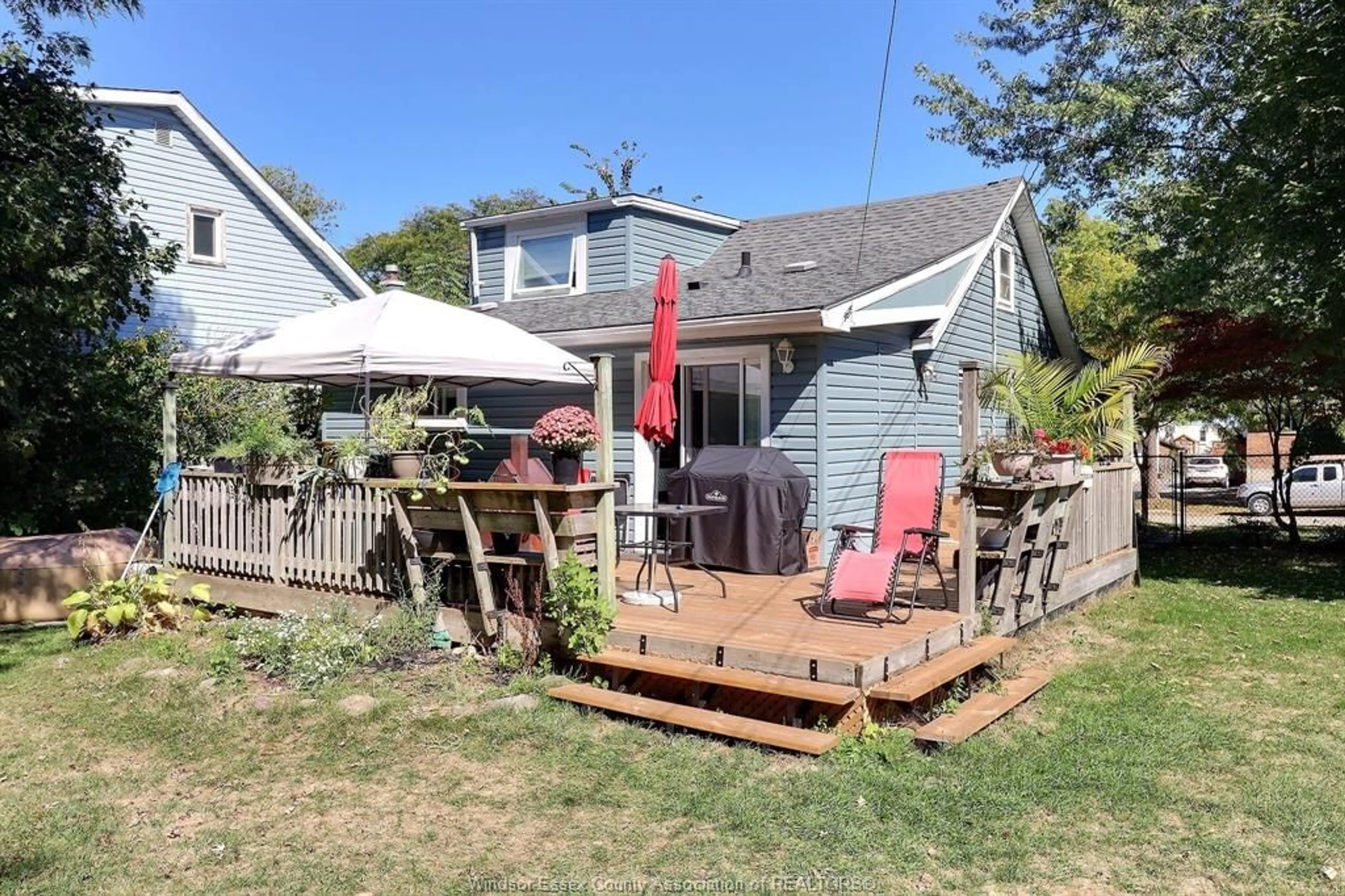 Patio, street for 869 FORD, Windsor Ontario N9S 2E6