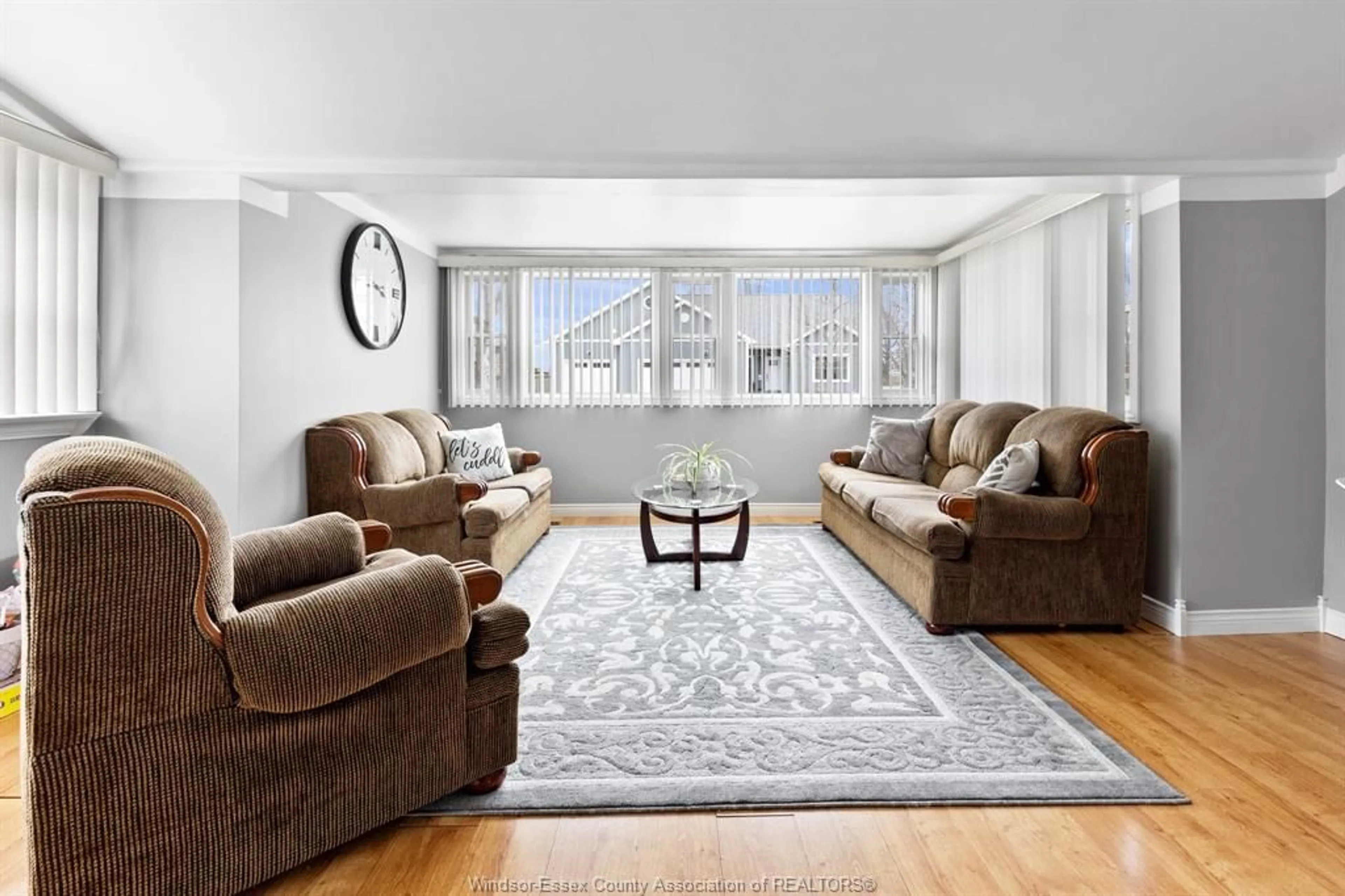 Living room with furniture, unknown for 872 ERIE Ave, Kingsville Ontario N9Y 3E1