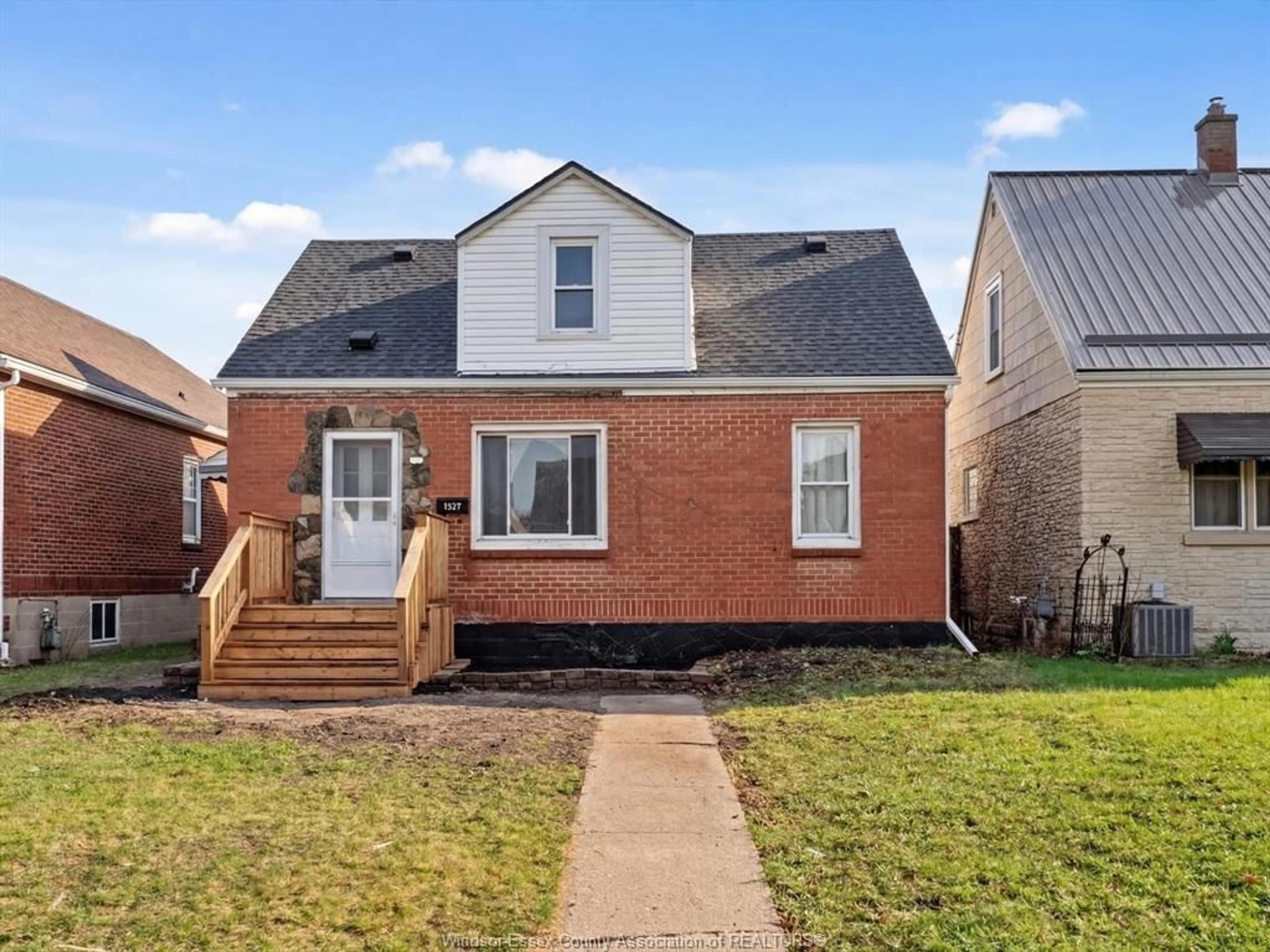 Home with brick exterior material, street for 1527 BENJAMIN Ave, Windsor Ontario N8X 4N3