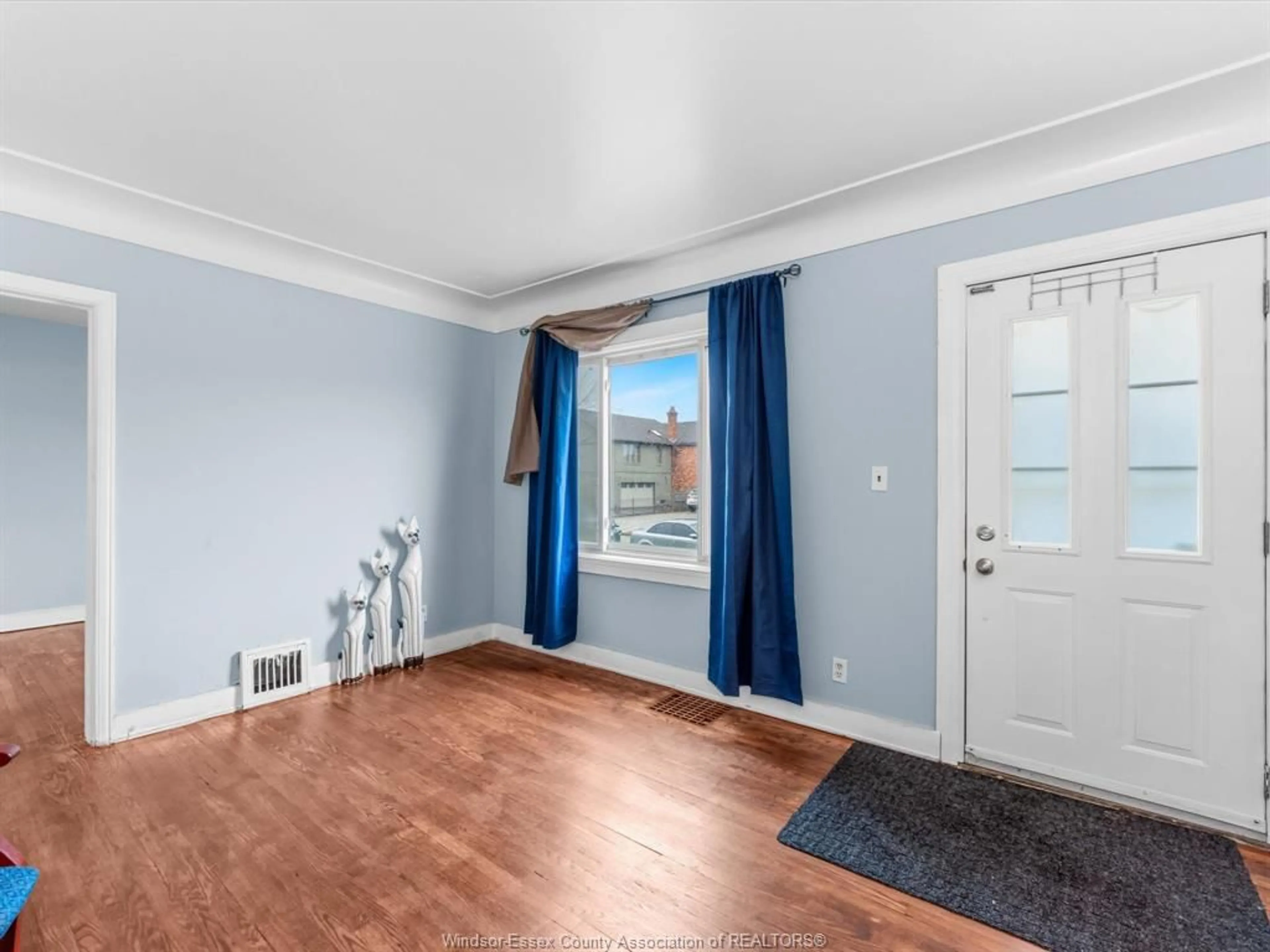 A pic of a room for 1527 BENJAMIN Ave, Windsor Ontario N8X 4N3