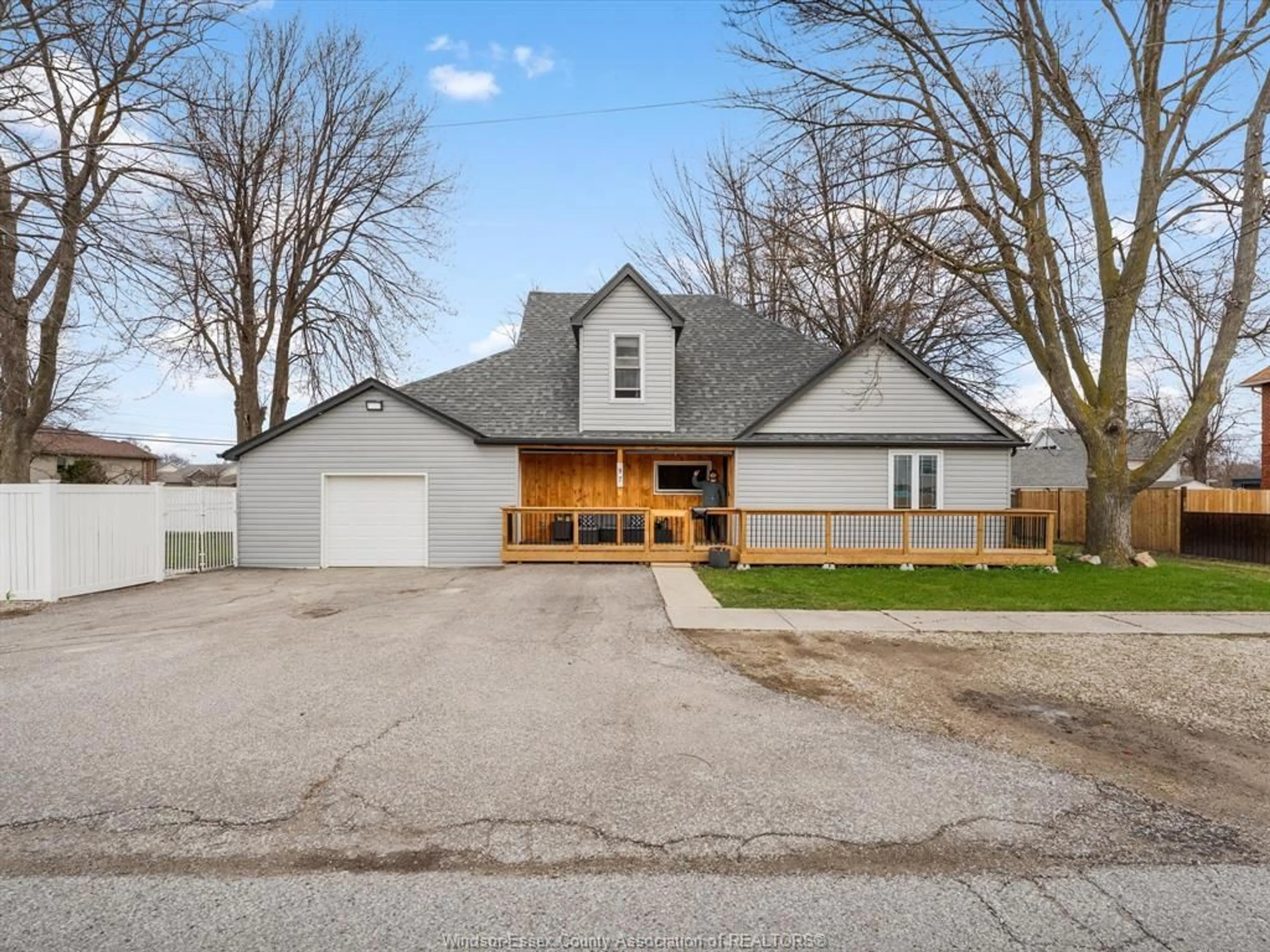 Unknown for 97 STATION St, Essex Ontario N8M 2S6