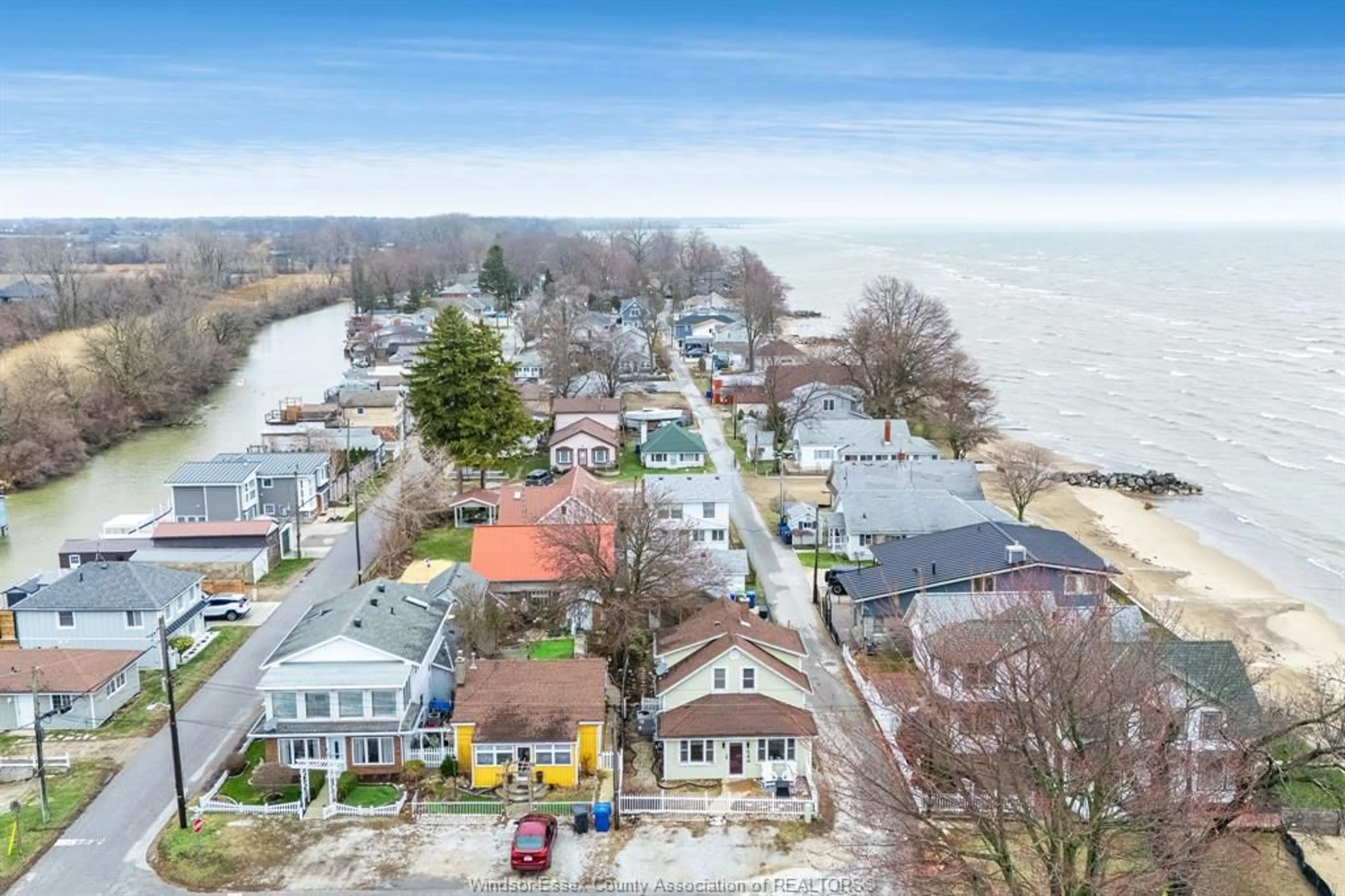 A pic from outside/outdoor area/front of a property/back of a property/a pic from drone, water/lake/river/ocean view for 544 1st Blvd, Kingsville Ontario N9Y 3V8