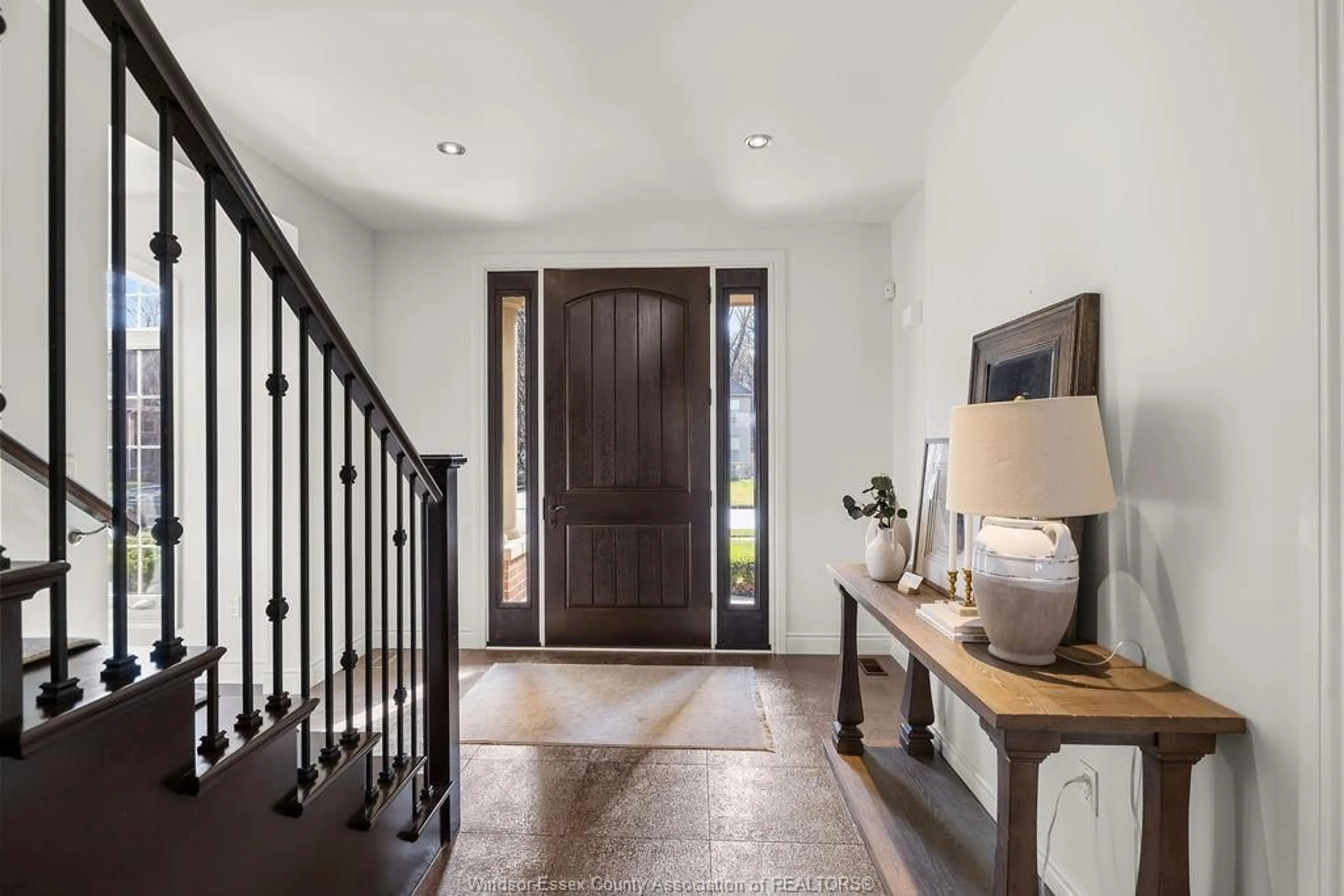 Indoor entryway for 359 JORDAN LANE, Lakeshore Ontario N8N 5E9