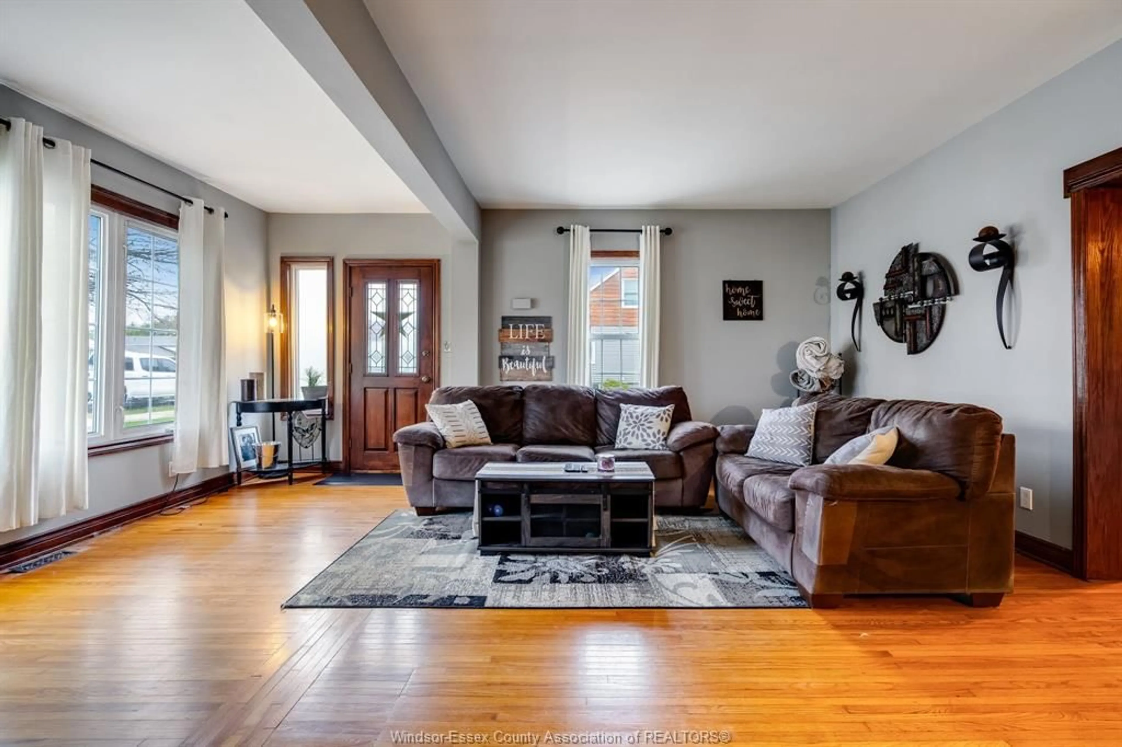 Living room with furniture, unknown for 151 BELLE RIVER Rd, Cottam Ontario N0R 1B0