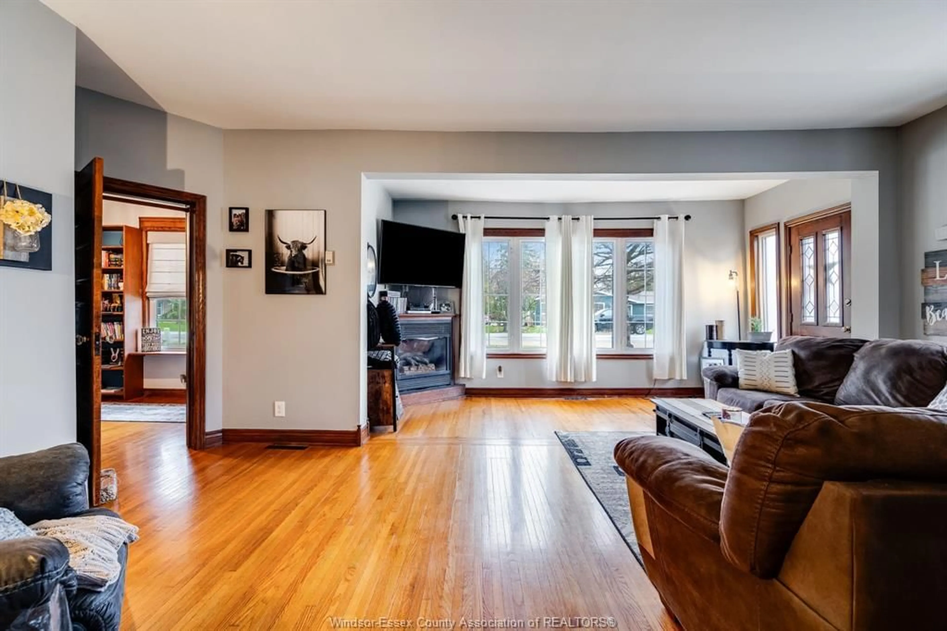 Living room with furniture, unknown for 151 BELLE RIVER Rd, Cottam Ontario N0R 1B0