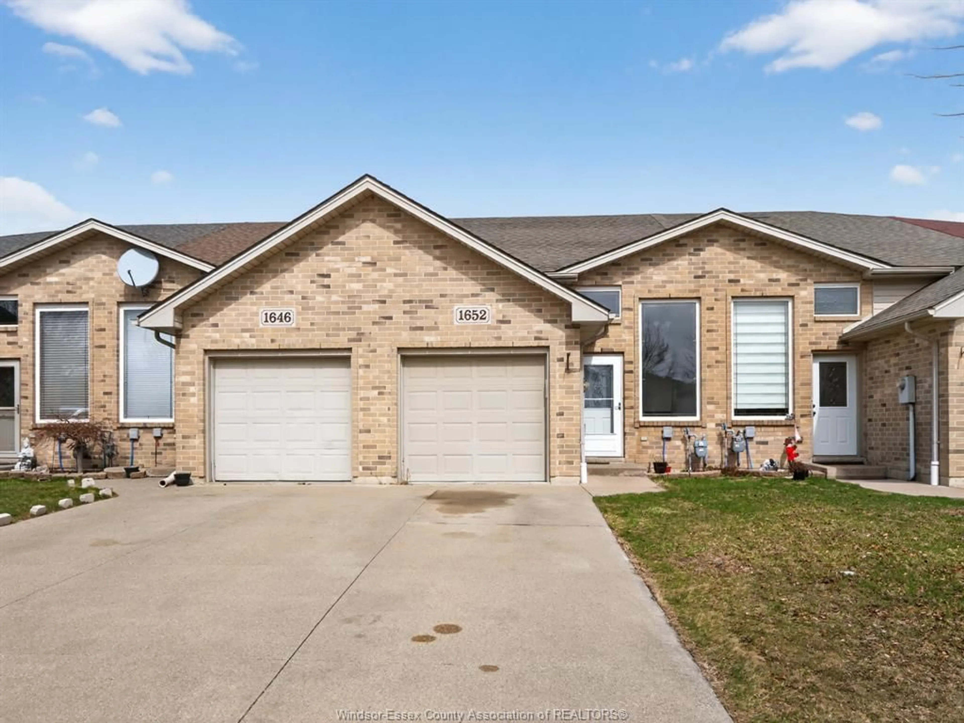 Home with brick exterior material, street for 1652 SAGEBRUSH Crt, Windsor Ontario N9G 3B8