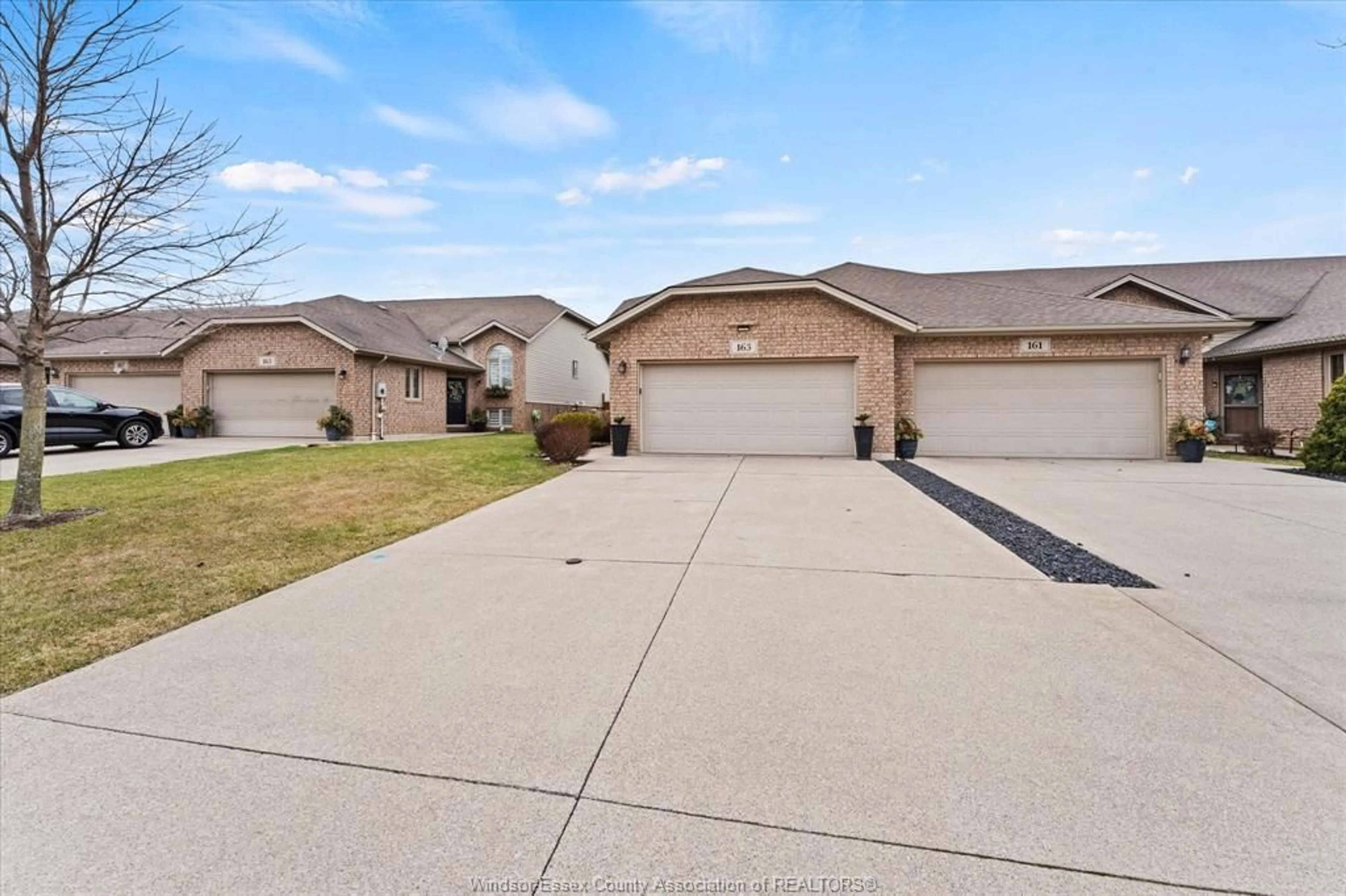 A pic from outside/outdoor area/front of a property/back of a property/a pic from drone, water/lake/river/ocean view for 163 ANTONIO Crt, Leamington Ontario N8H 5P5