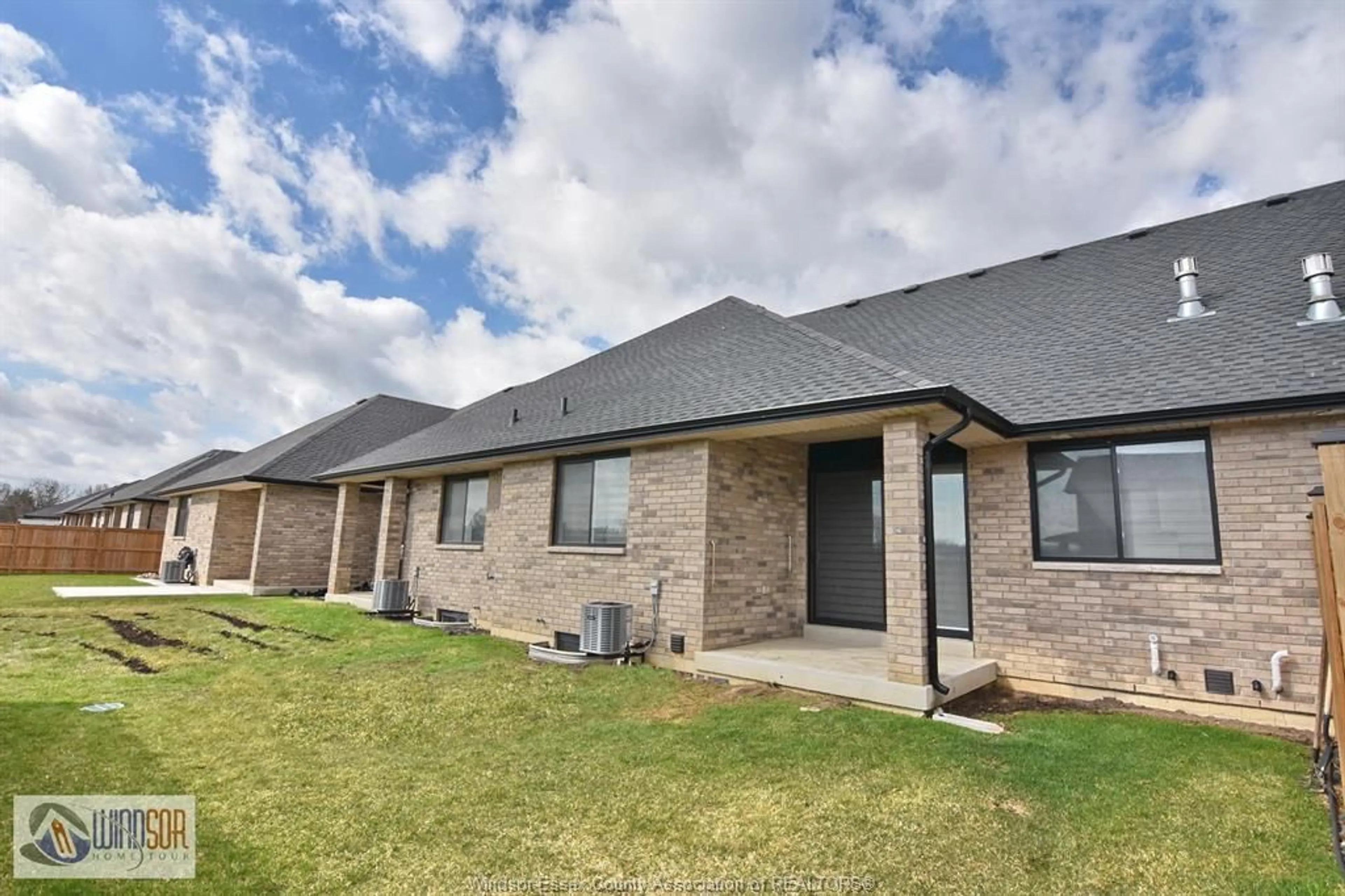 Home with brick exterior material, building for 202 LIVINGSTONE Cres, Amherstburg Ontario N9V 0H1