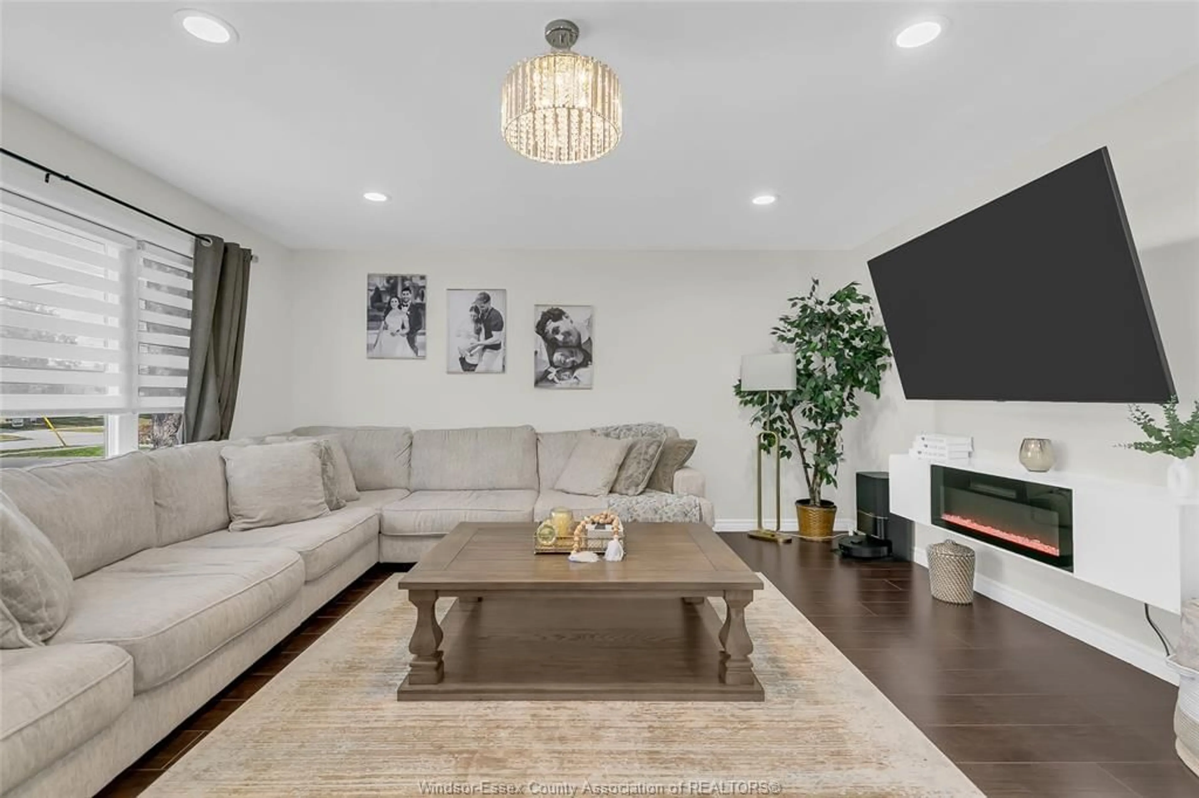 Living room with furniture, unknown for 1444 NORMAN, Windsor Ontario N8Y 4N3