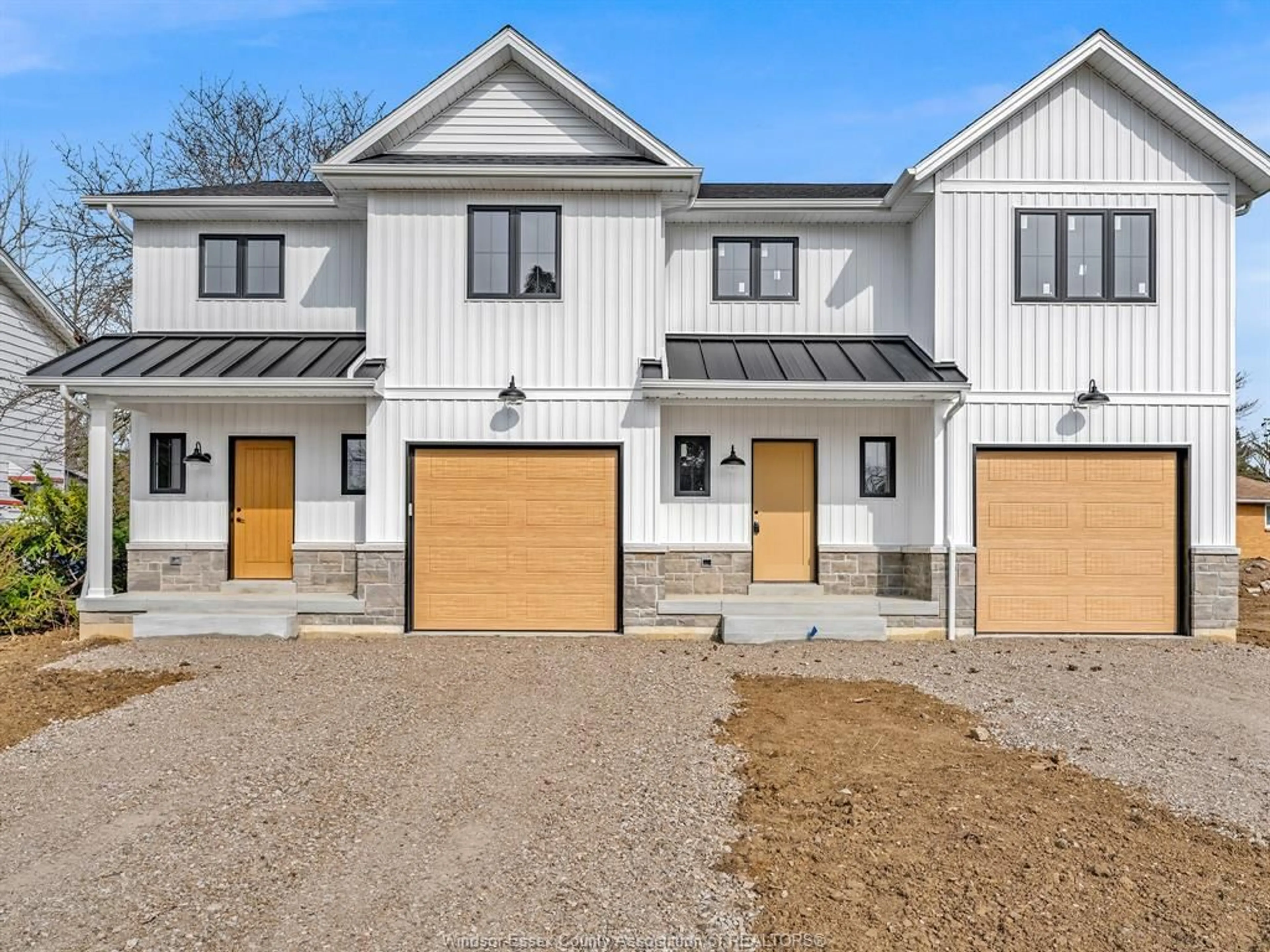 Home with vinyl exterior material, street for 71 Balaclava, Amherstburg Ontario N9V 2W9