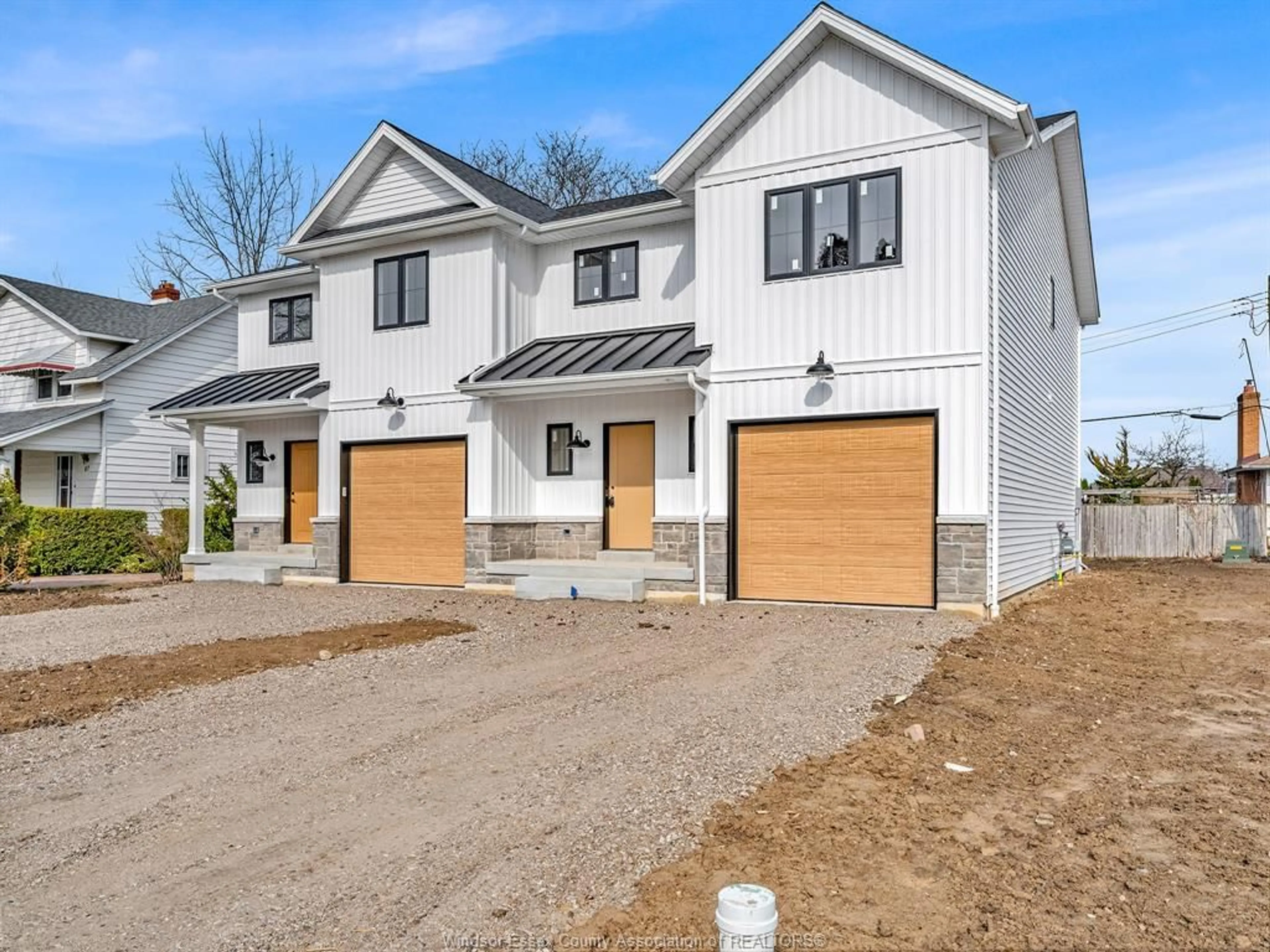 Home with vinyl exterior material, street for 71 Balaclava, Amherstburg Ontario N9V 2W9