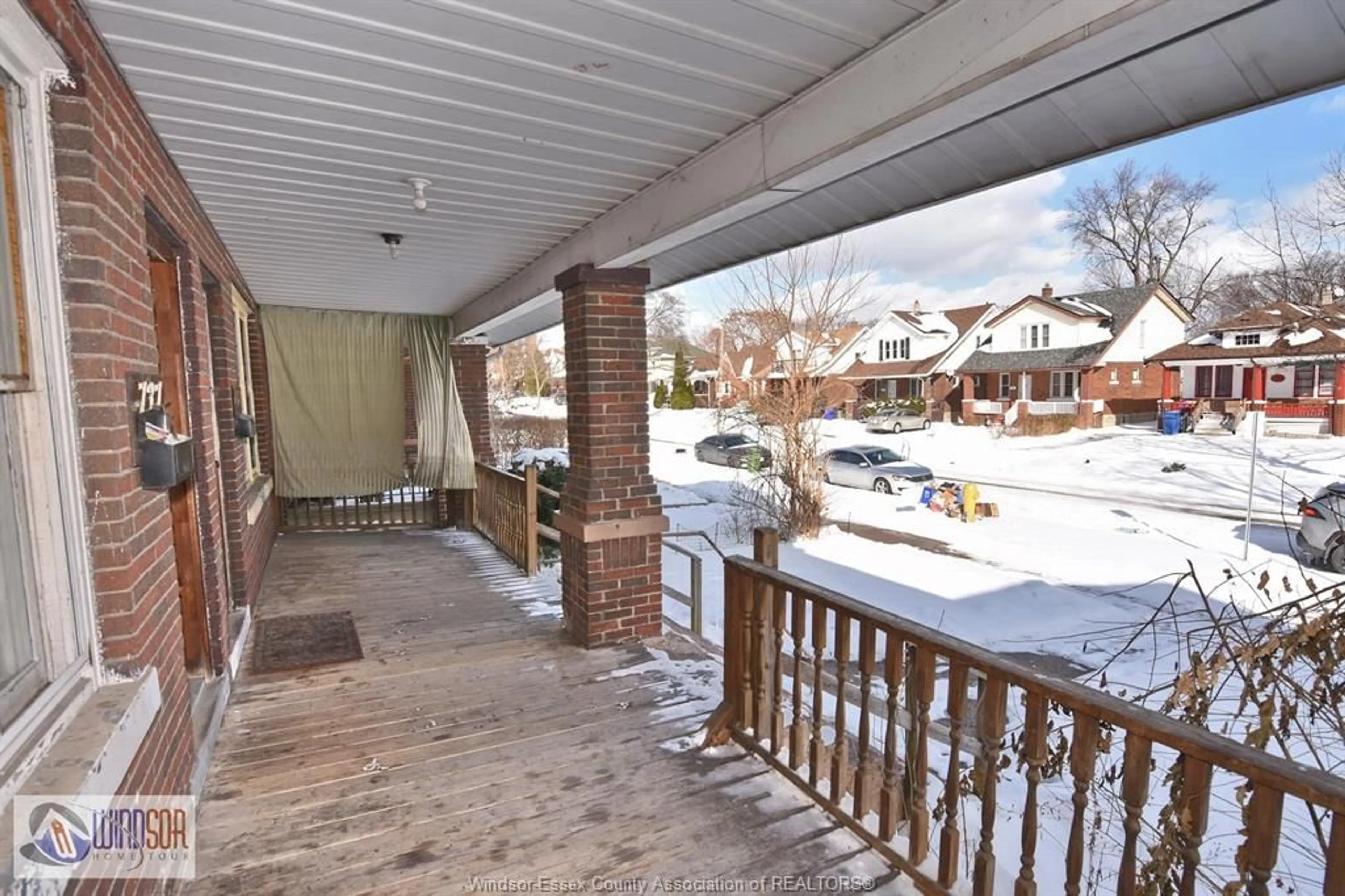 Patio, street for 735-737 PARTINGTON, Windsor Ontario N9B 2N6