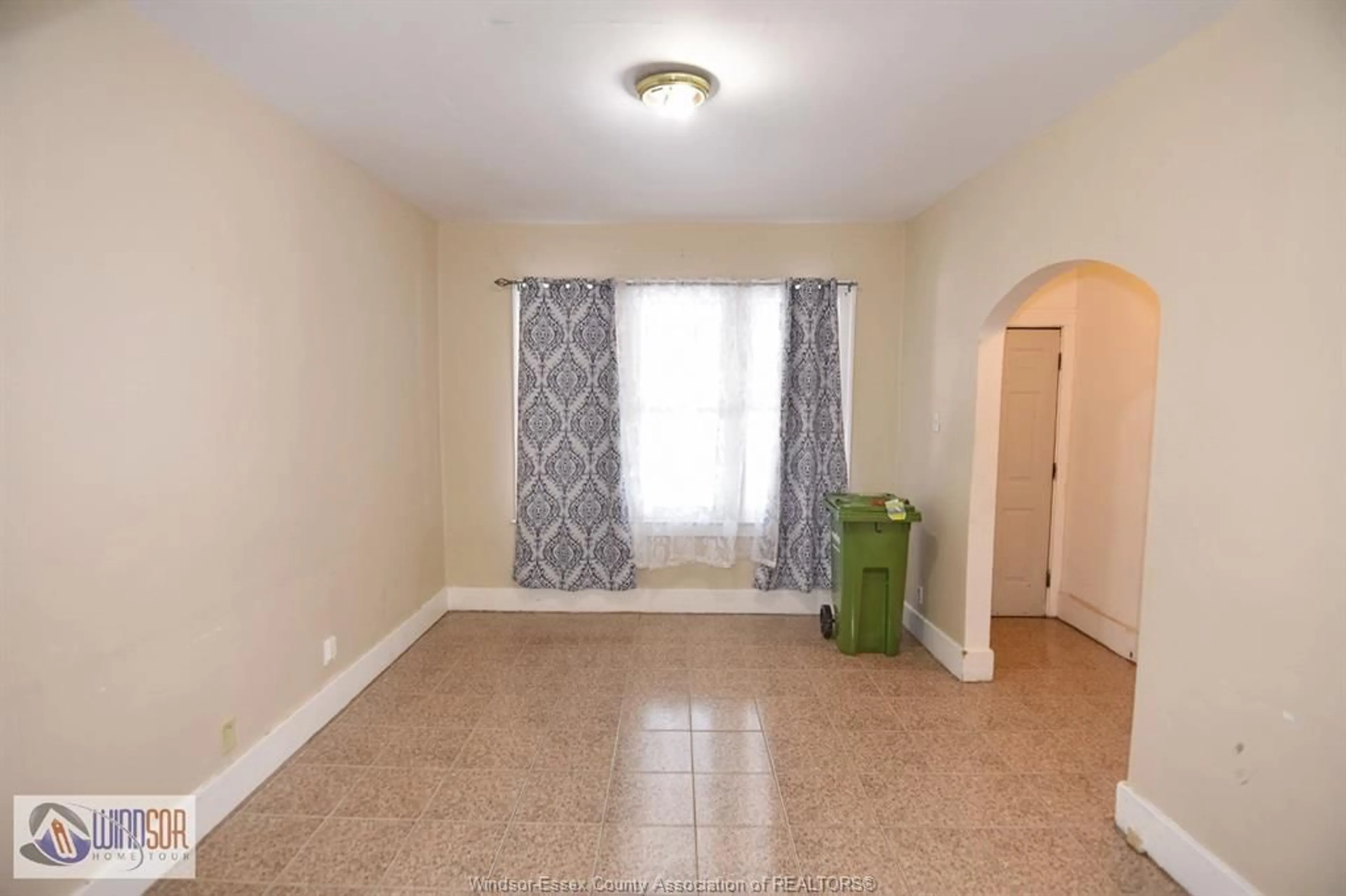 A pic of a room for 735-737 PARTINGTON, Windsor Ontario N9B 2N6