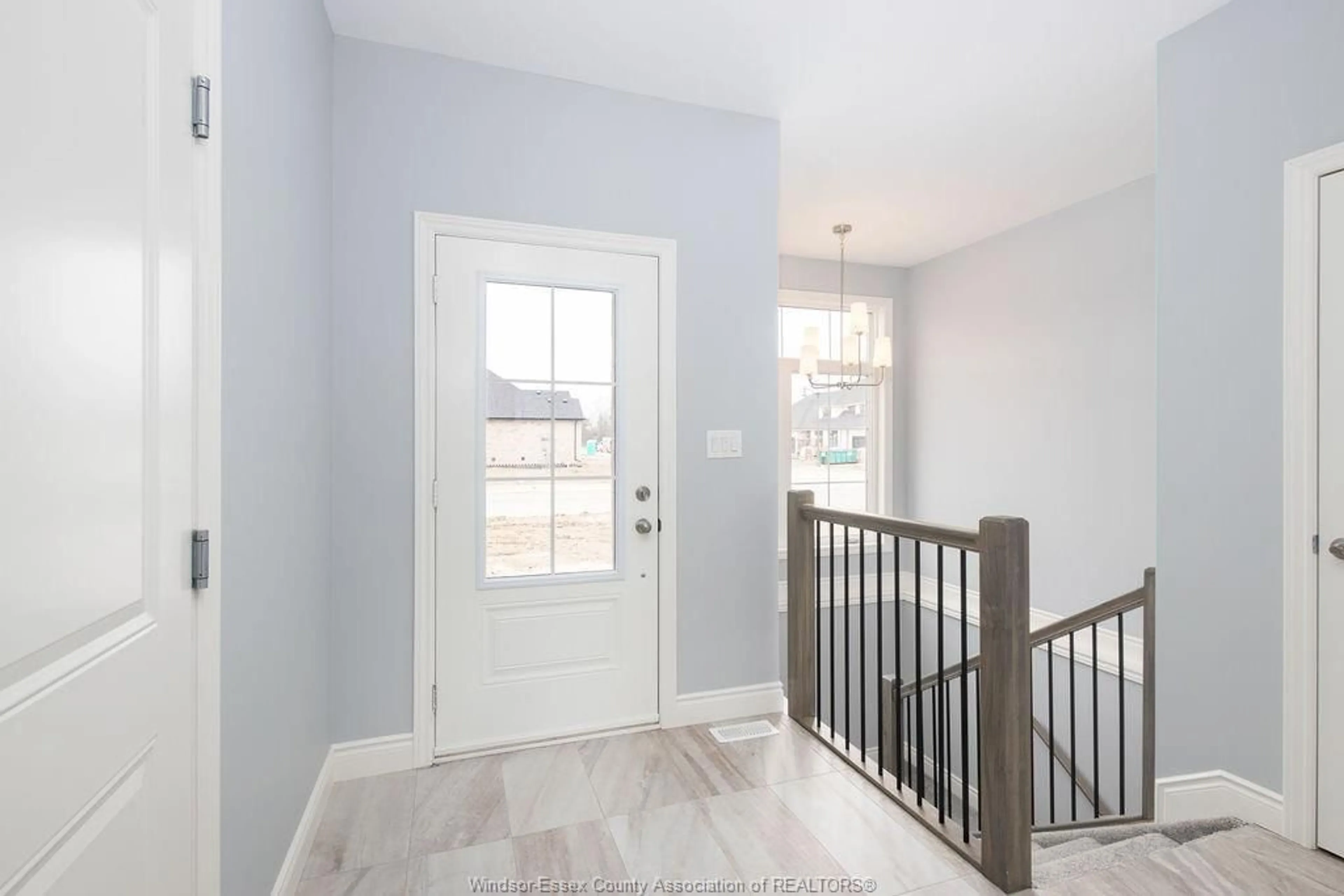 Indoor entryway for 182 MCLELLAN, Amherstburg Ontario N9V 4C6