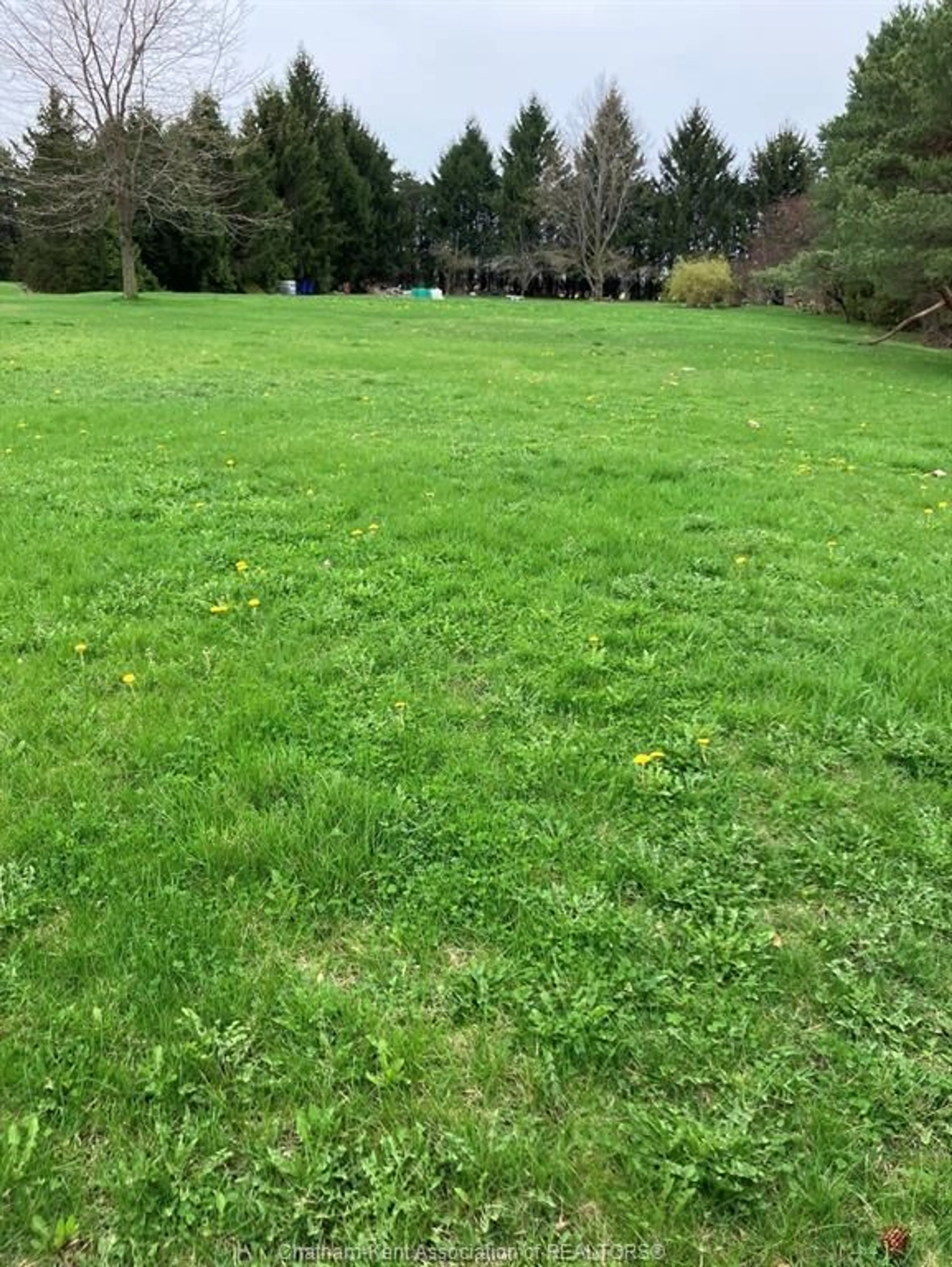 A pic from outside/outdoor area/front of a property/back of a property/a pic from drone, unknown for 22294 CHARING CROSS Rd, Chatham Ontario N7M 5H8