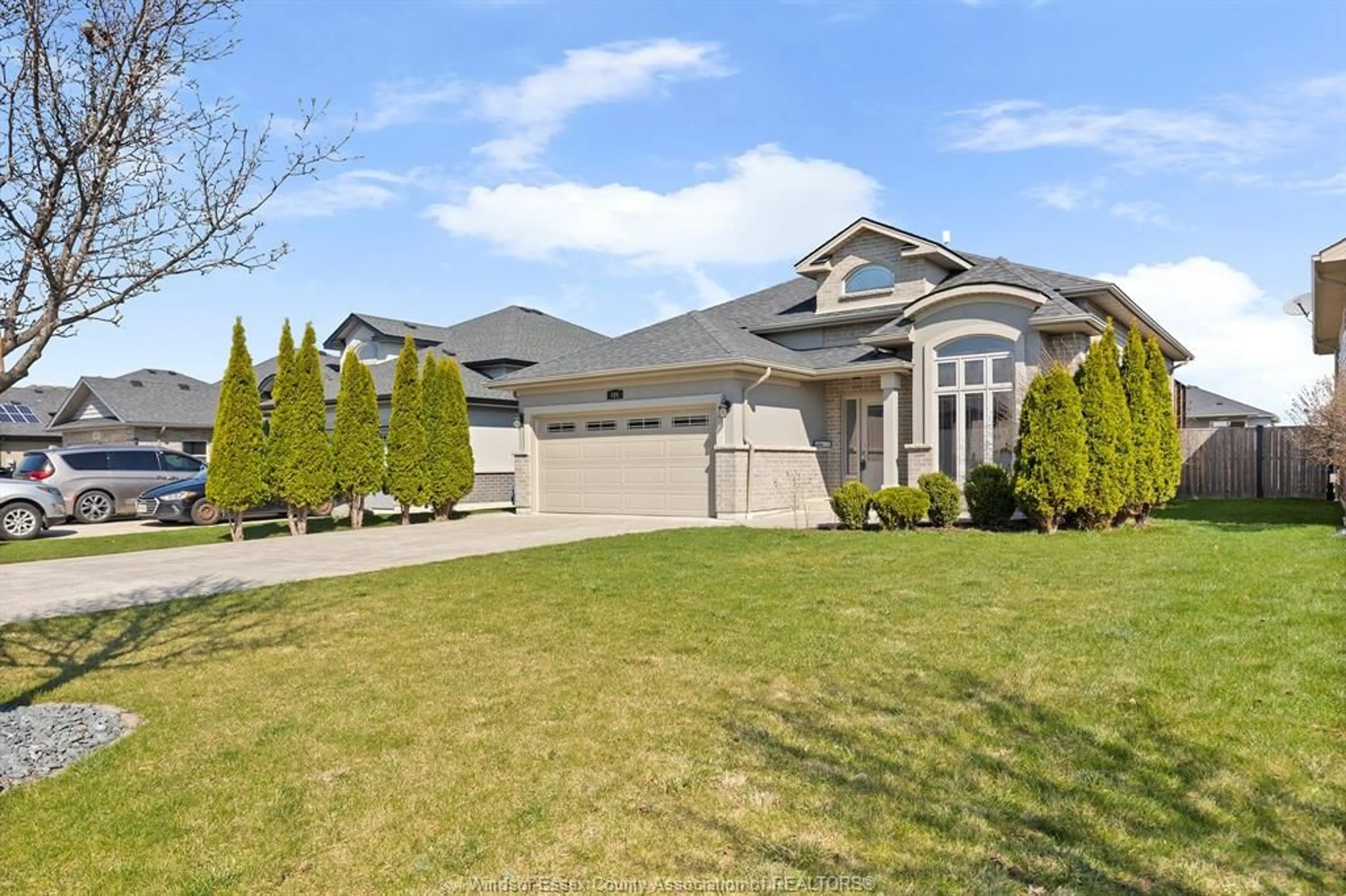 Home with vinyl exterior material, street for 424 BROWN Cres, Amherstburg Ontario N9V 0C2