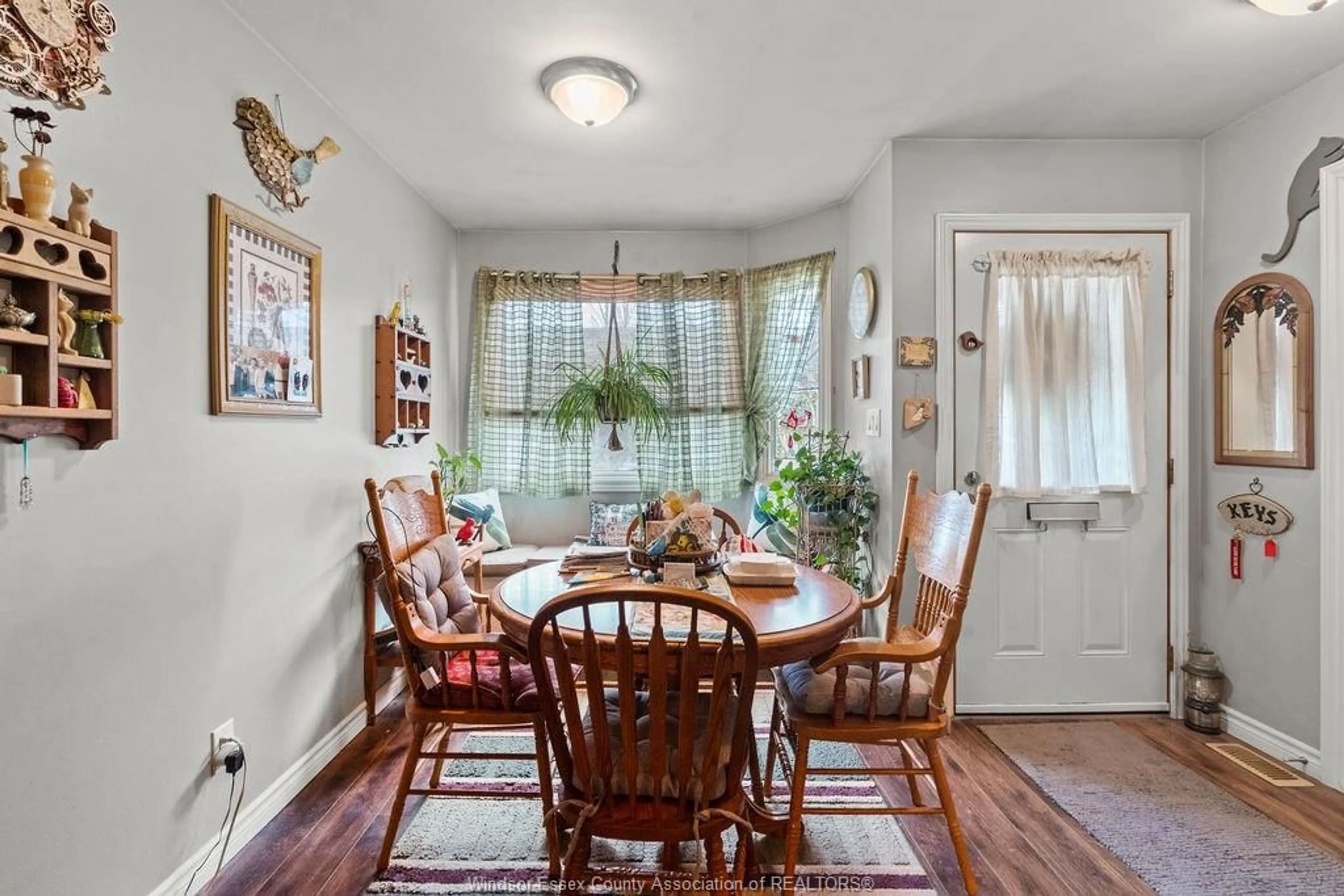 Dining room, wood/laminate floor for 46 REMARK Dr, Kingsville Ontario N9Y 3X6