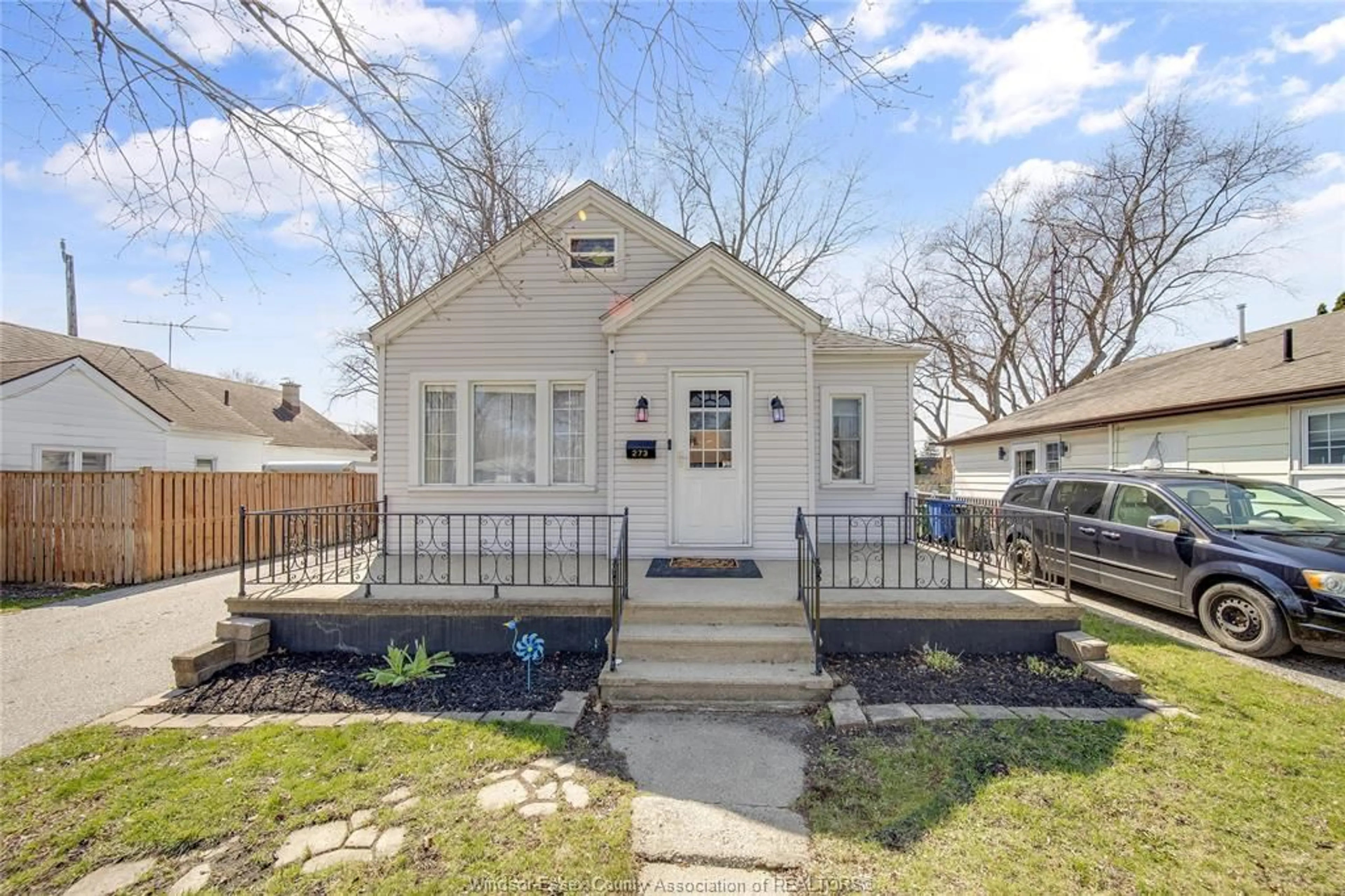 Unknown for 273 FRANK Ave, Windsor Ontario N8S 3N7