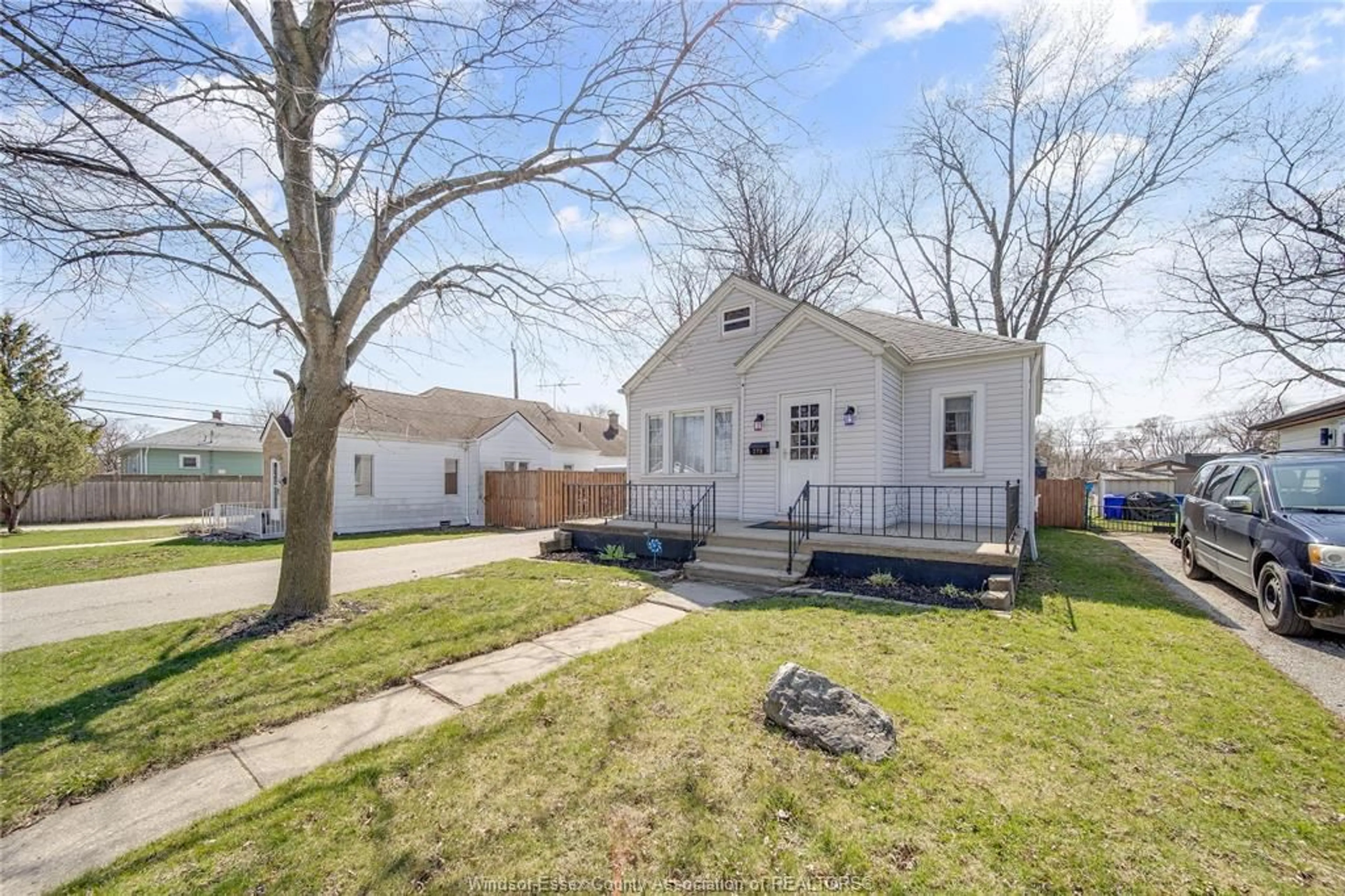 Unknown for 273 FRANK Ave, Windsor Ontario N8S 3N7