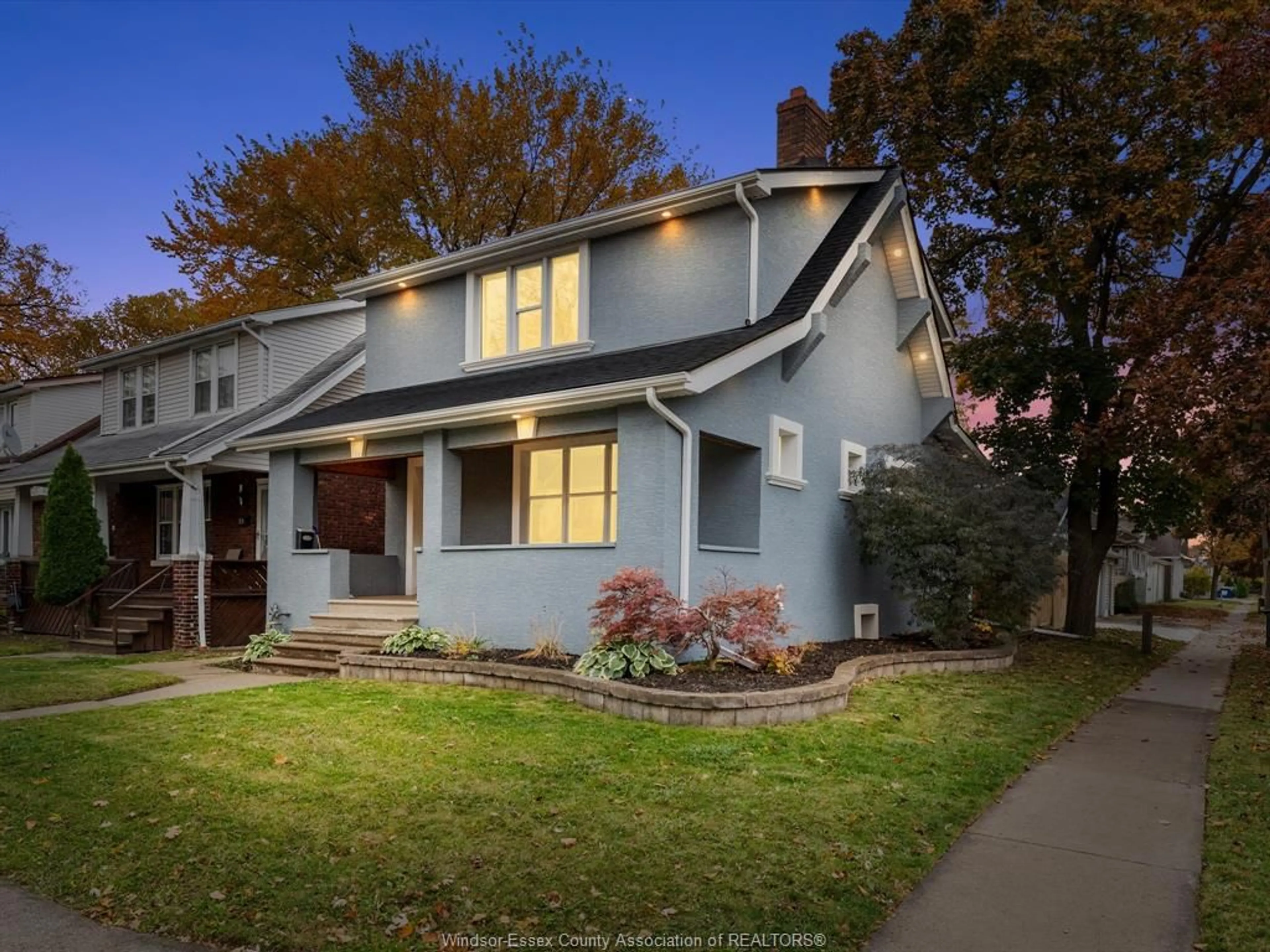 Home with vinyl exterior material, street for 425 Hanna St, Windsor Ontario N8X 1E5