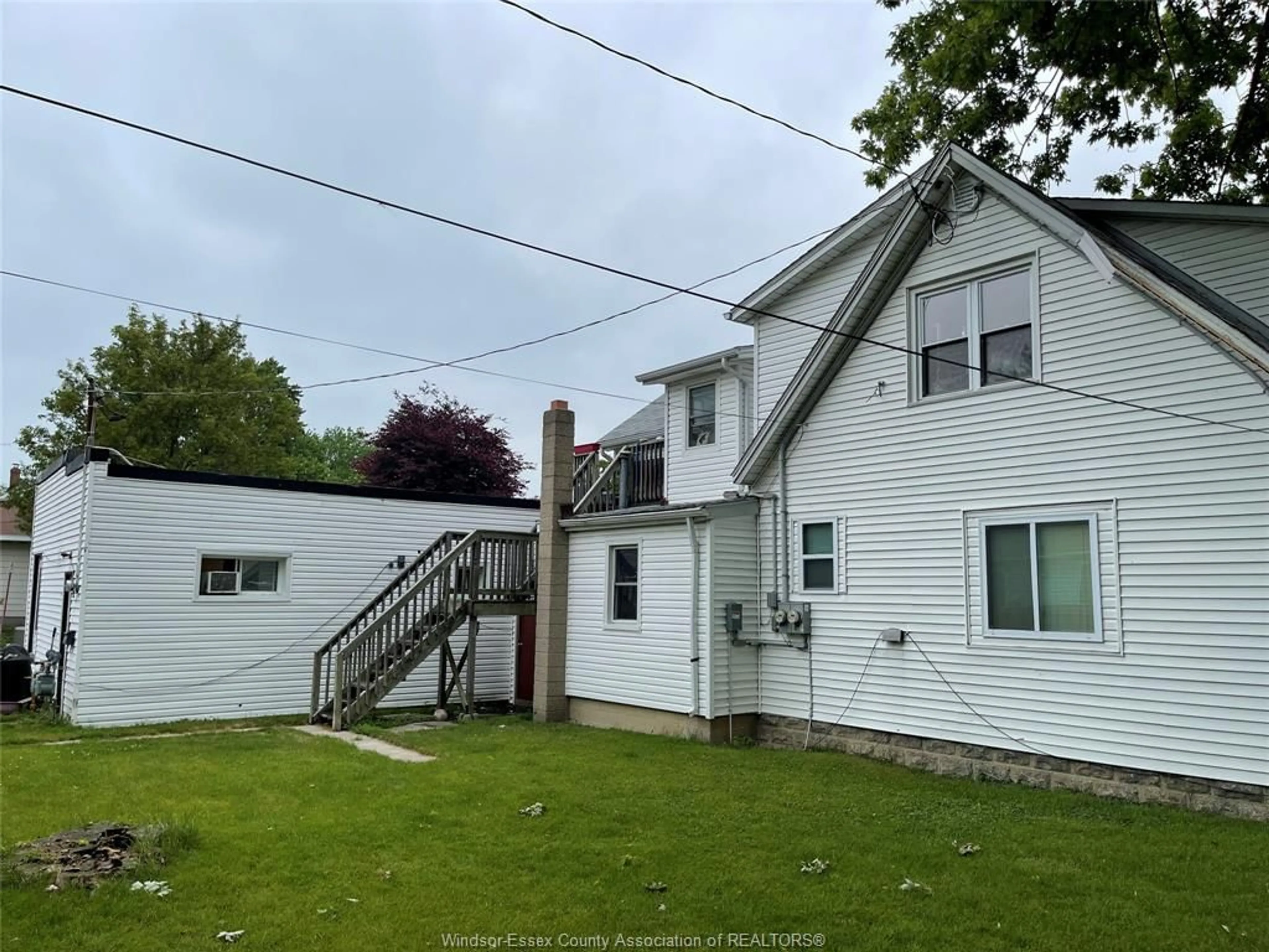 A pic from outside/outdoor area/front of a property/back of a property/a pic from drone, building for 167 Murray, Amherstburg Ontario N9V 1J4