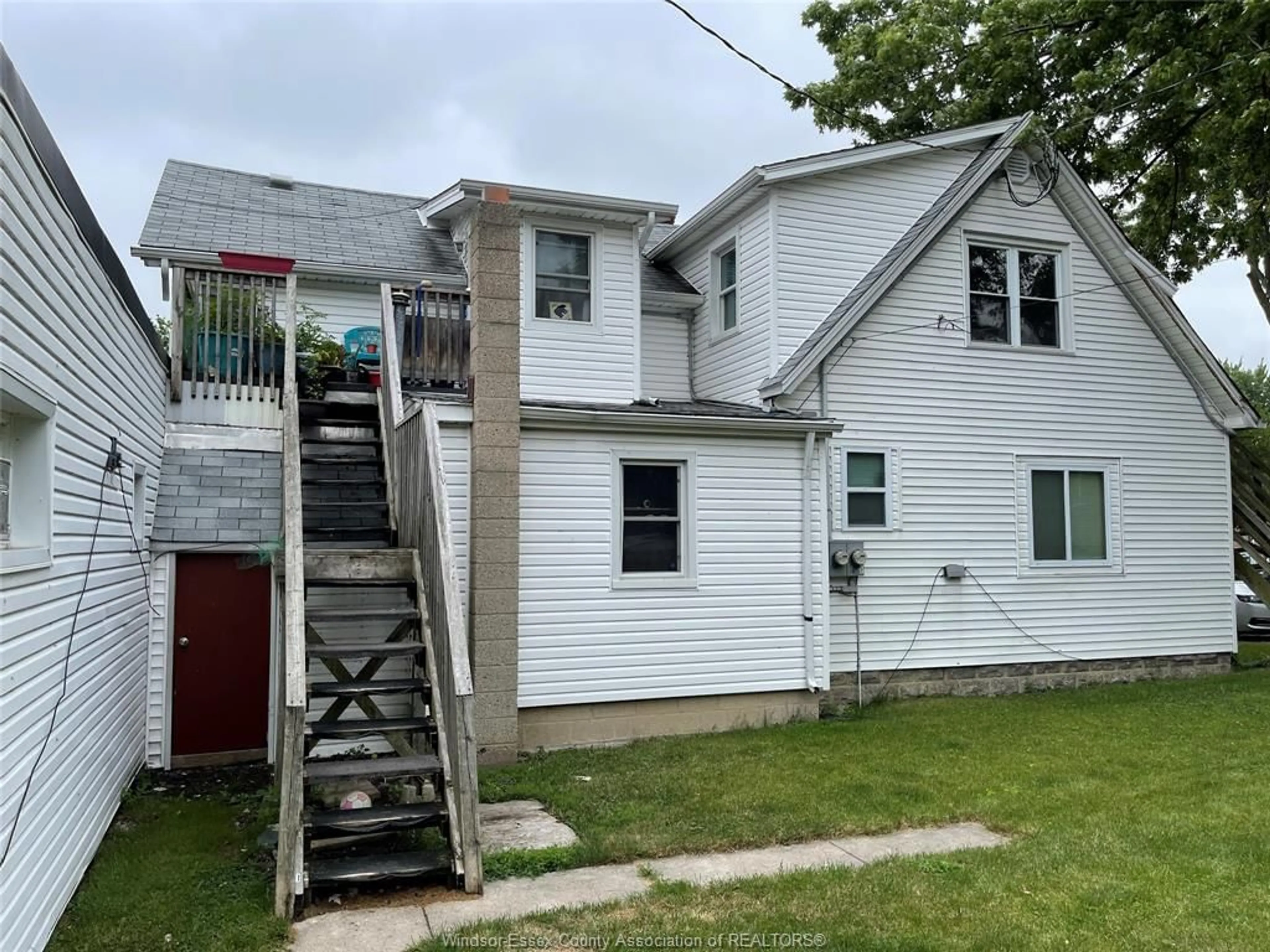 A pic from outside/outdoor area/front of a property/back of a property/a pic from drone, building for 167 Murray, Amherstburg Ontario N9V 1J4