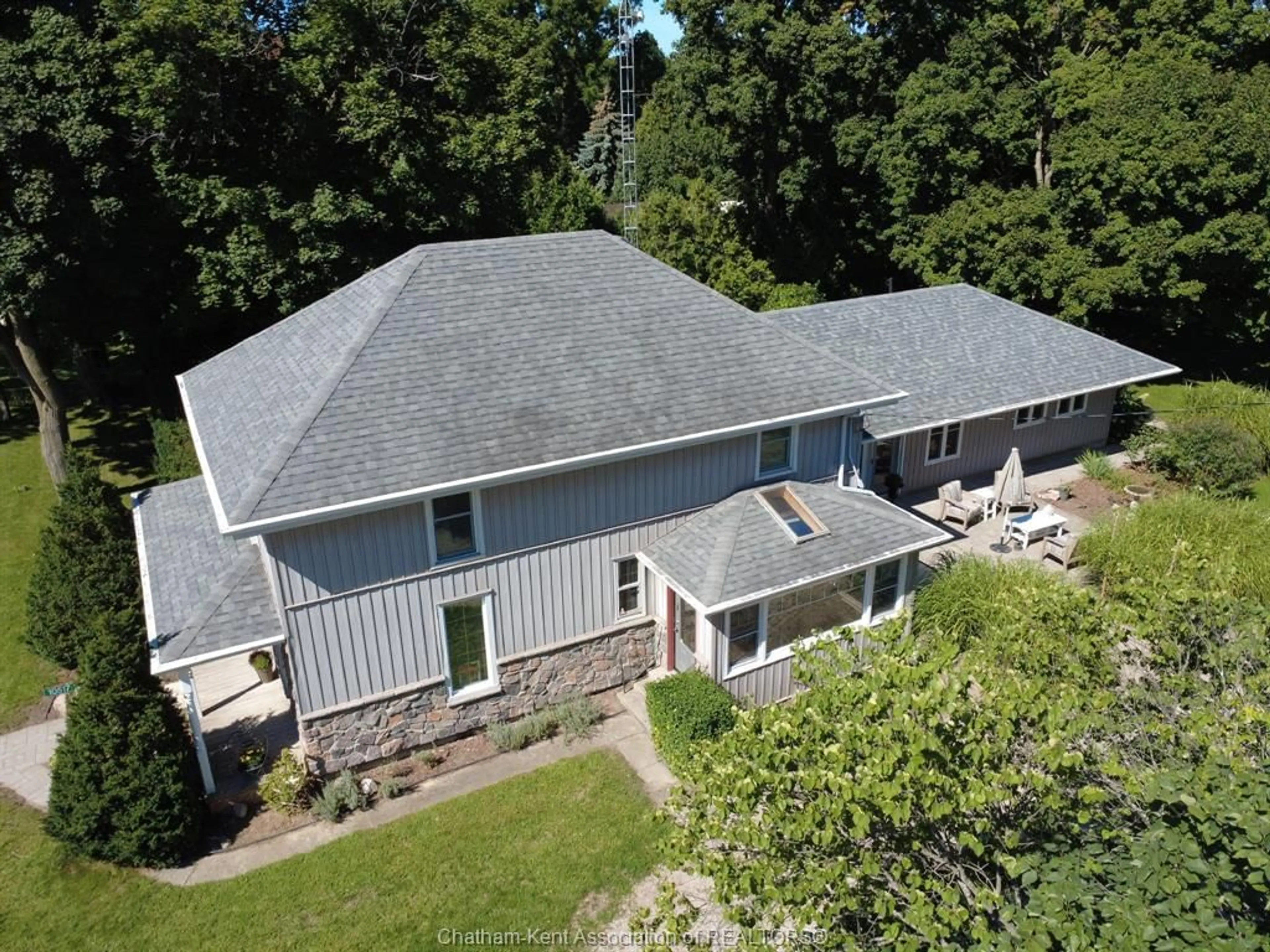 A pic from outside/outdoor area/front of a property/back of a property/a pic from drone, unknown for 10517 Longwoods Road Rd, Chatham Township Ontario N7M 5J7