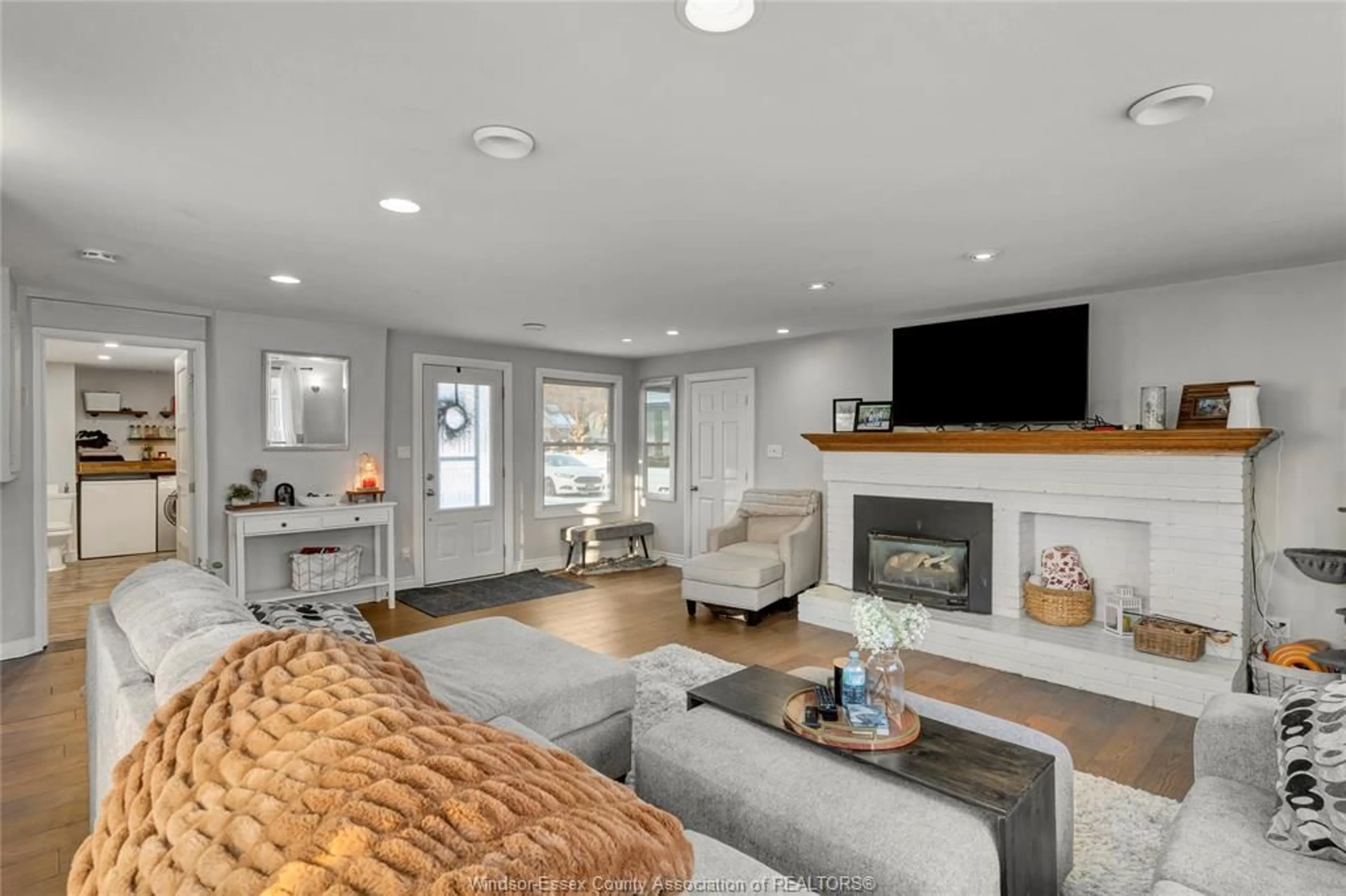 Living room with furniture, unknown for 805 ROSELAWN, Windsor Ontario N9E 2B3