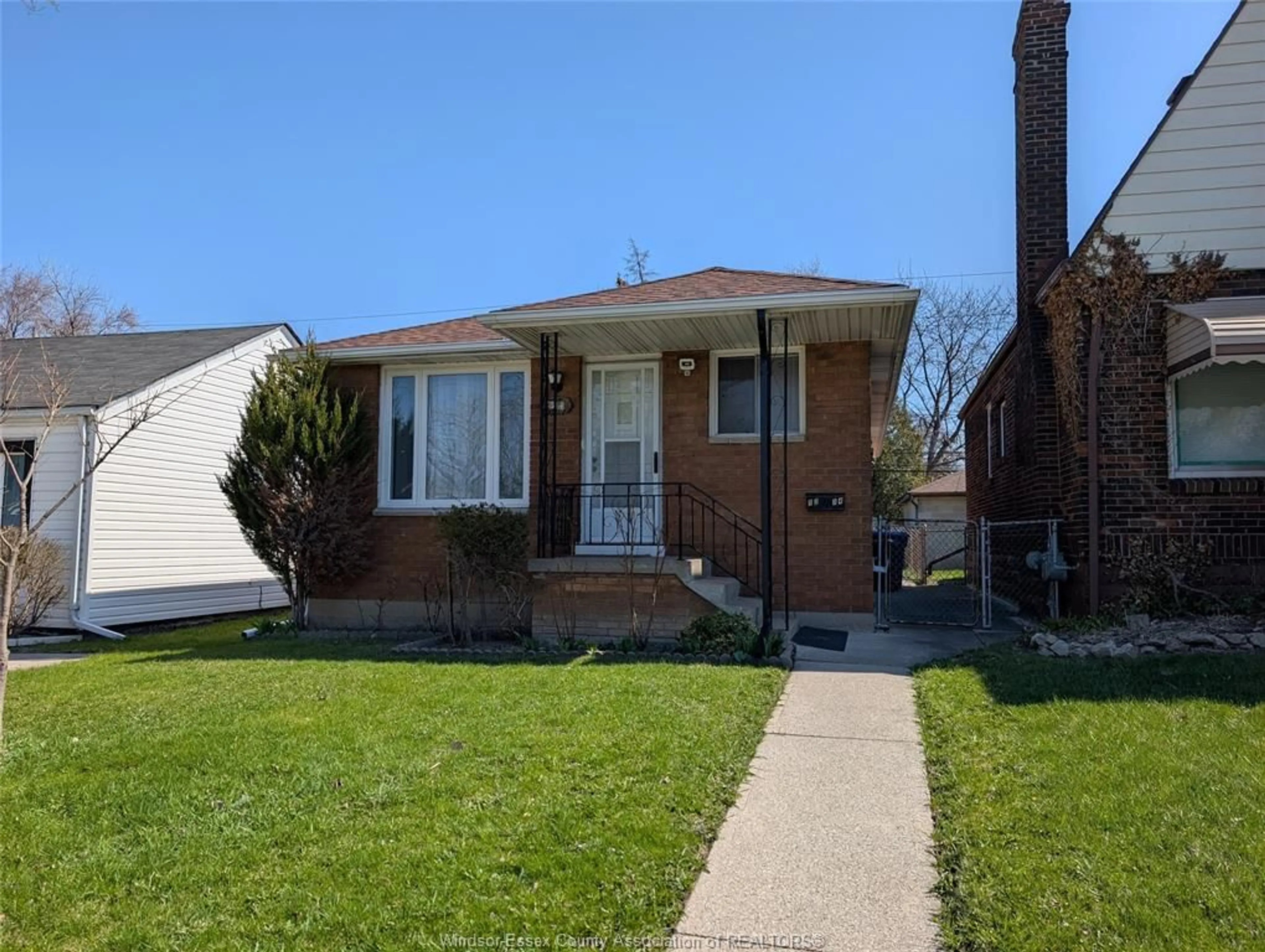 Home with brick exterior material, street for 1314 JANETTE, Windsor Ontario N8X 1Y6