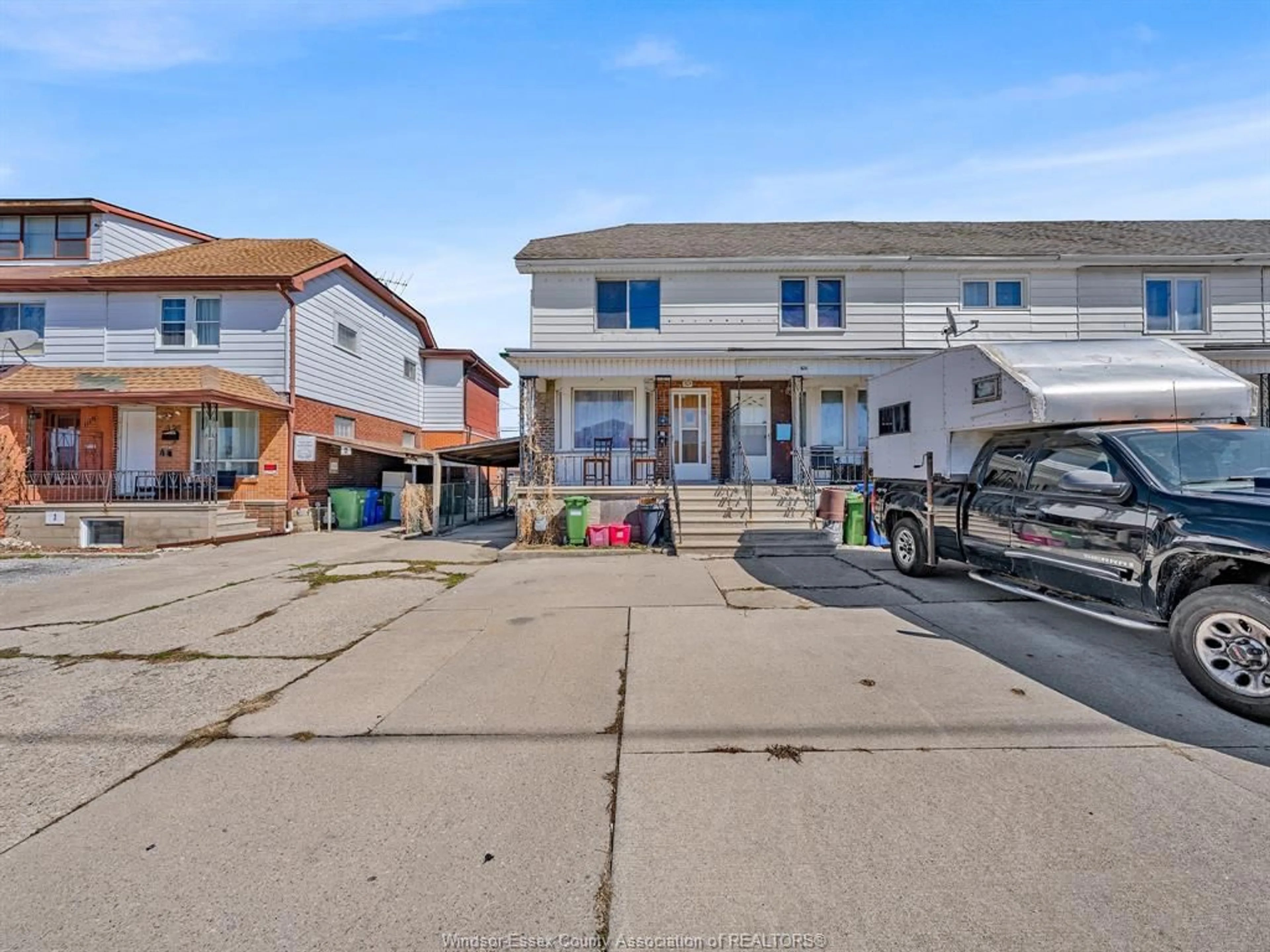 A pic from outside/outdoor area/front of a property/back of a property/a pic from drone, street for 1124 MERCER St, Windsor Ontario N9A 1N9