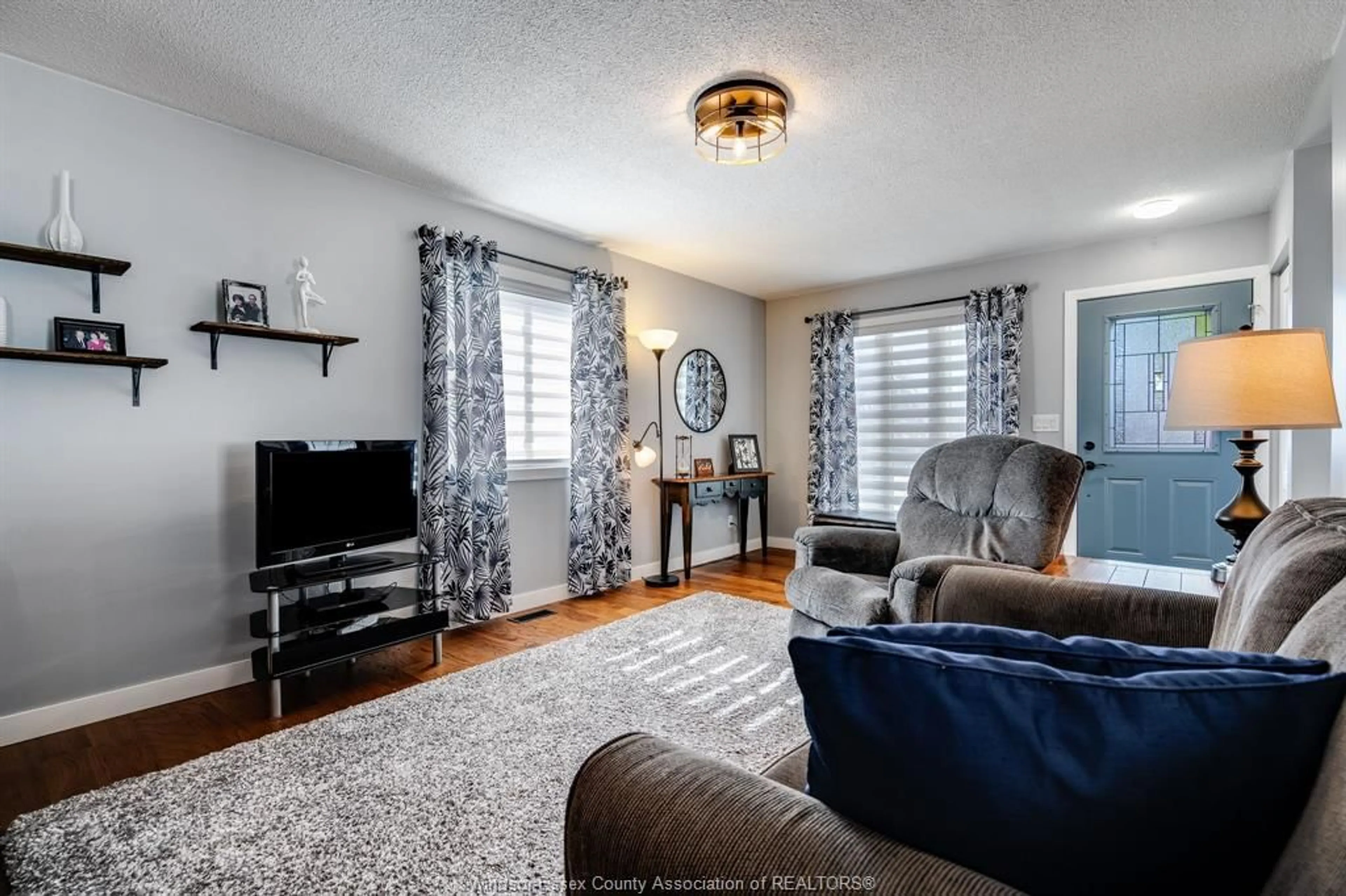 Living room with furniture, unknown for 4 Hawthorne, McGregor Ontario N0R 1J0