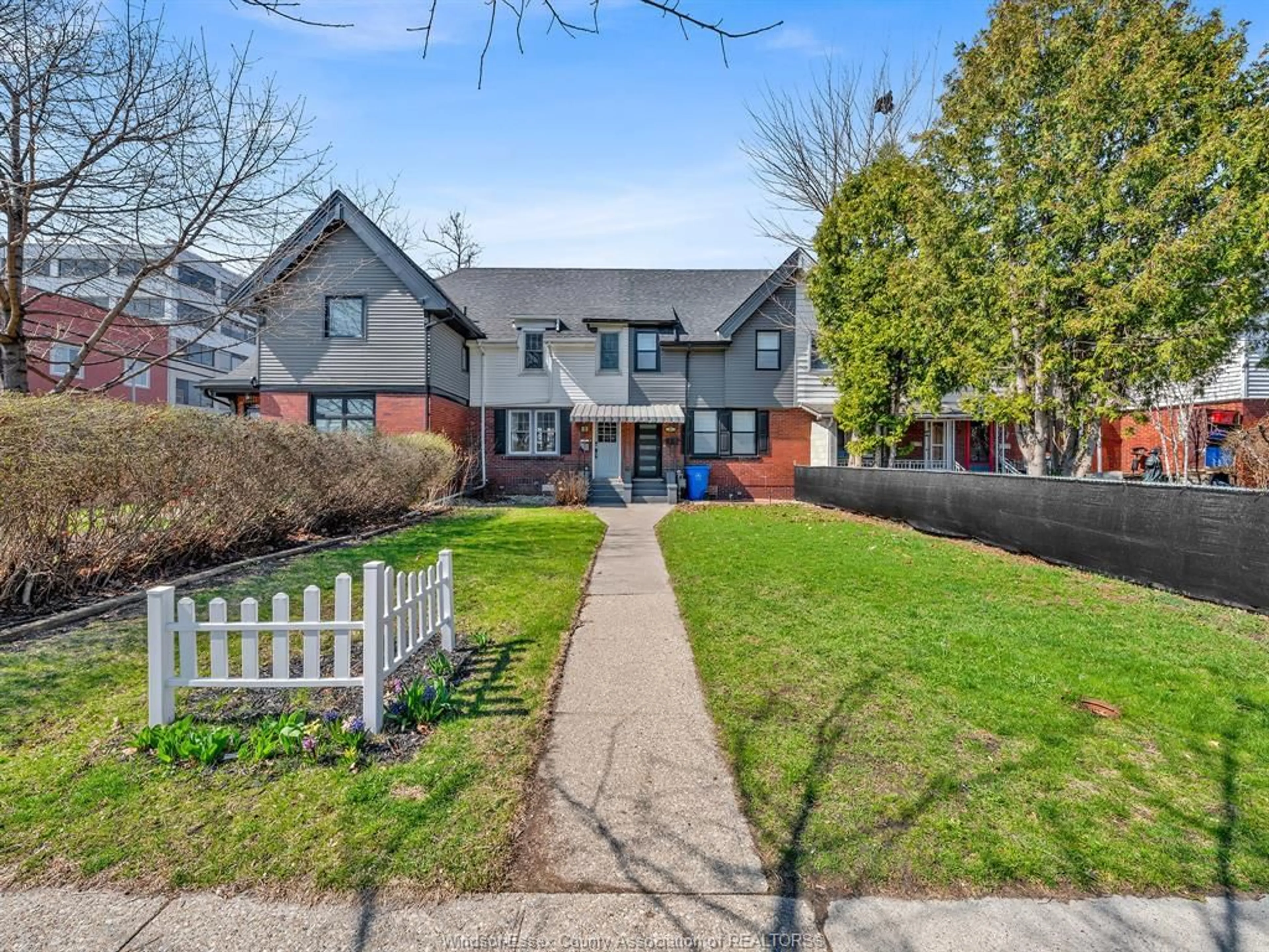 Unknown for 1295 MONMOUTH Rd, Windsor Ontario N8Y 3M2