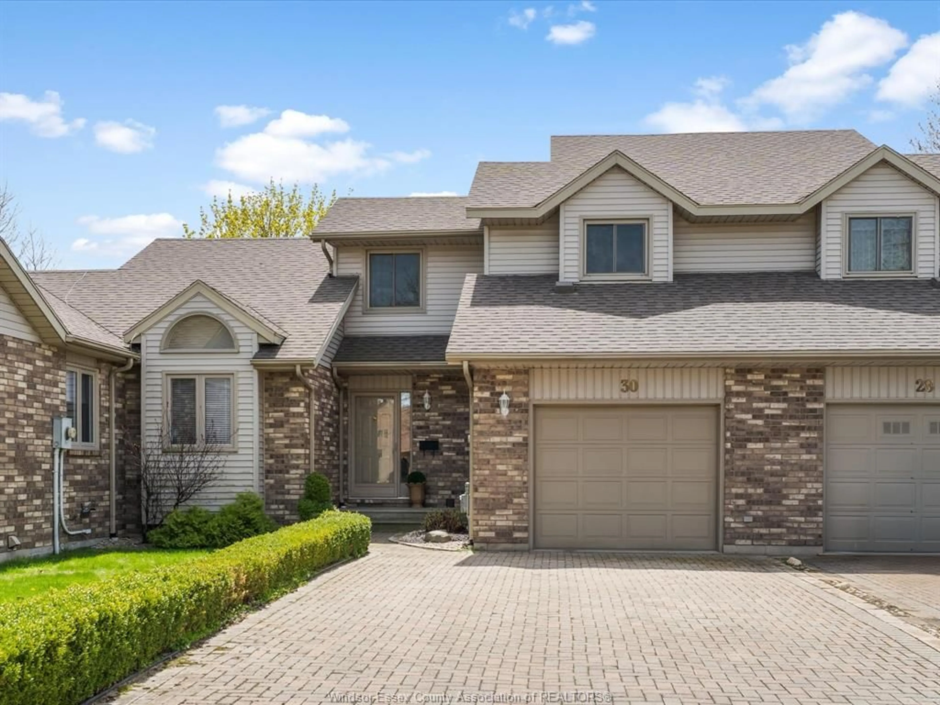 Home with brick exterior material, street for 30 Cheyenne Crt, Leamington Ontario N8H 5E3