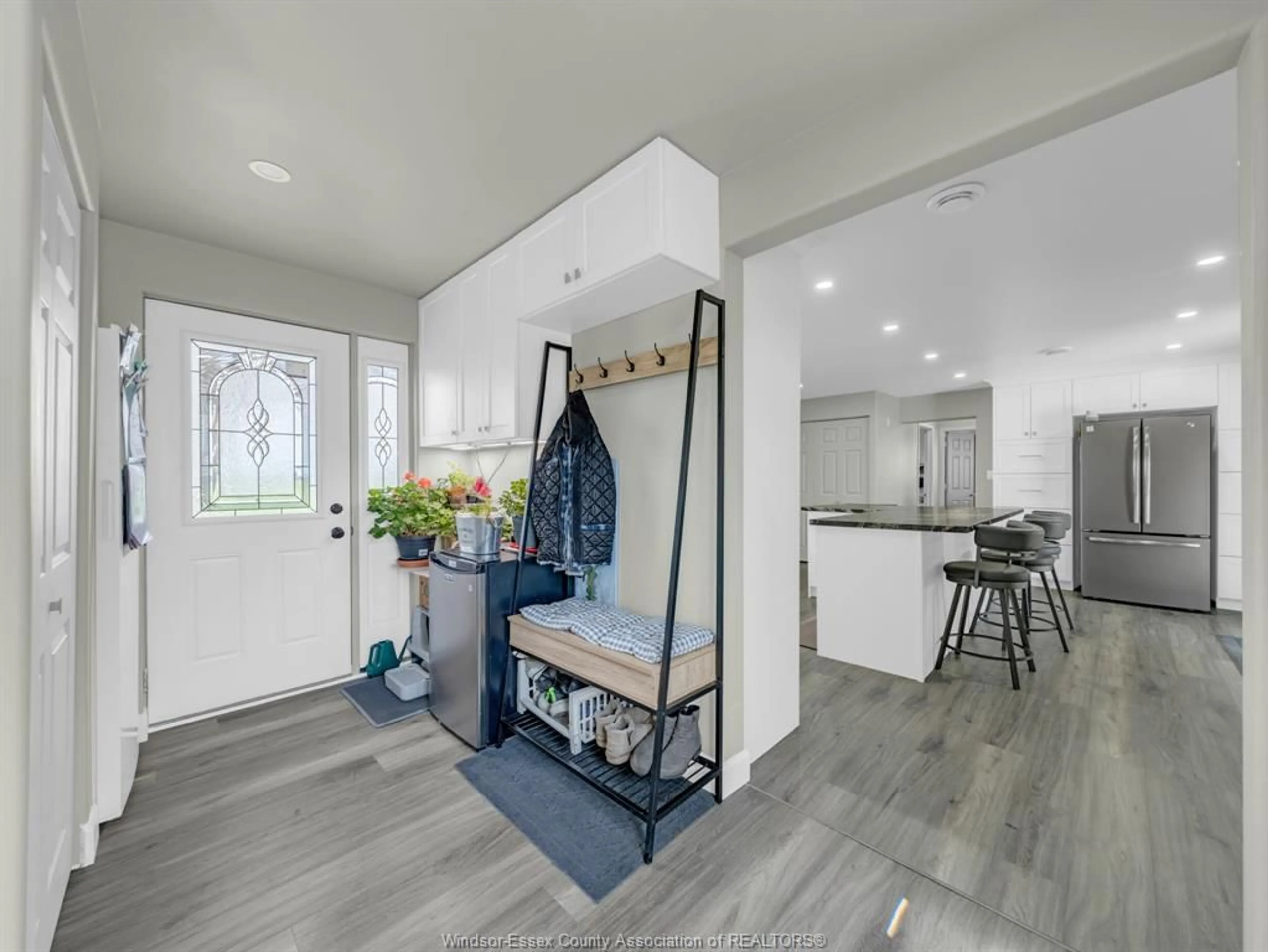 Indoor entryway for 35 Pulley Rd, Leamington Ontario N0P 2P0