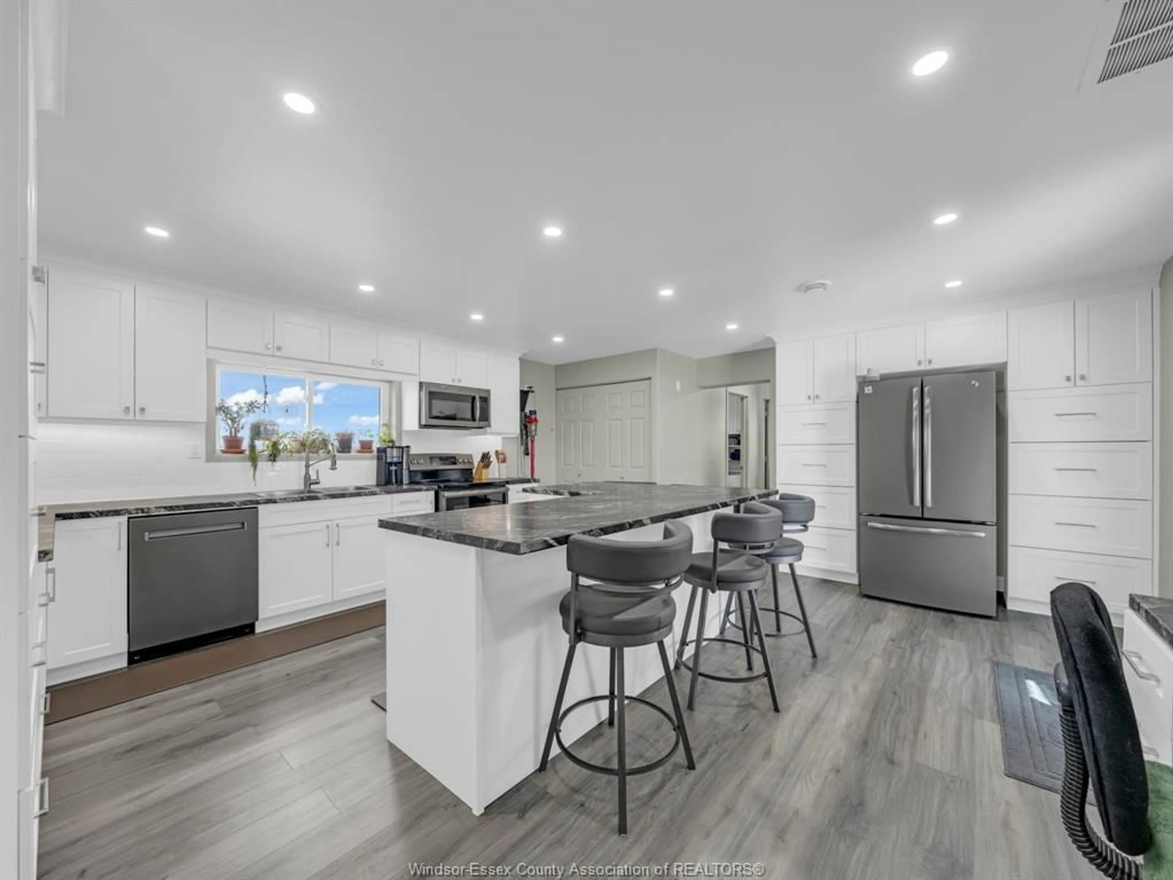 Open concept kitchen, unknown for 35 Pulley Rd, Leamington Ontario N0P 2P0