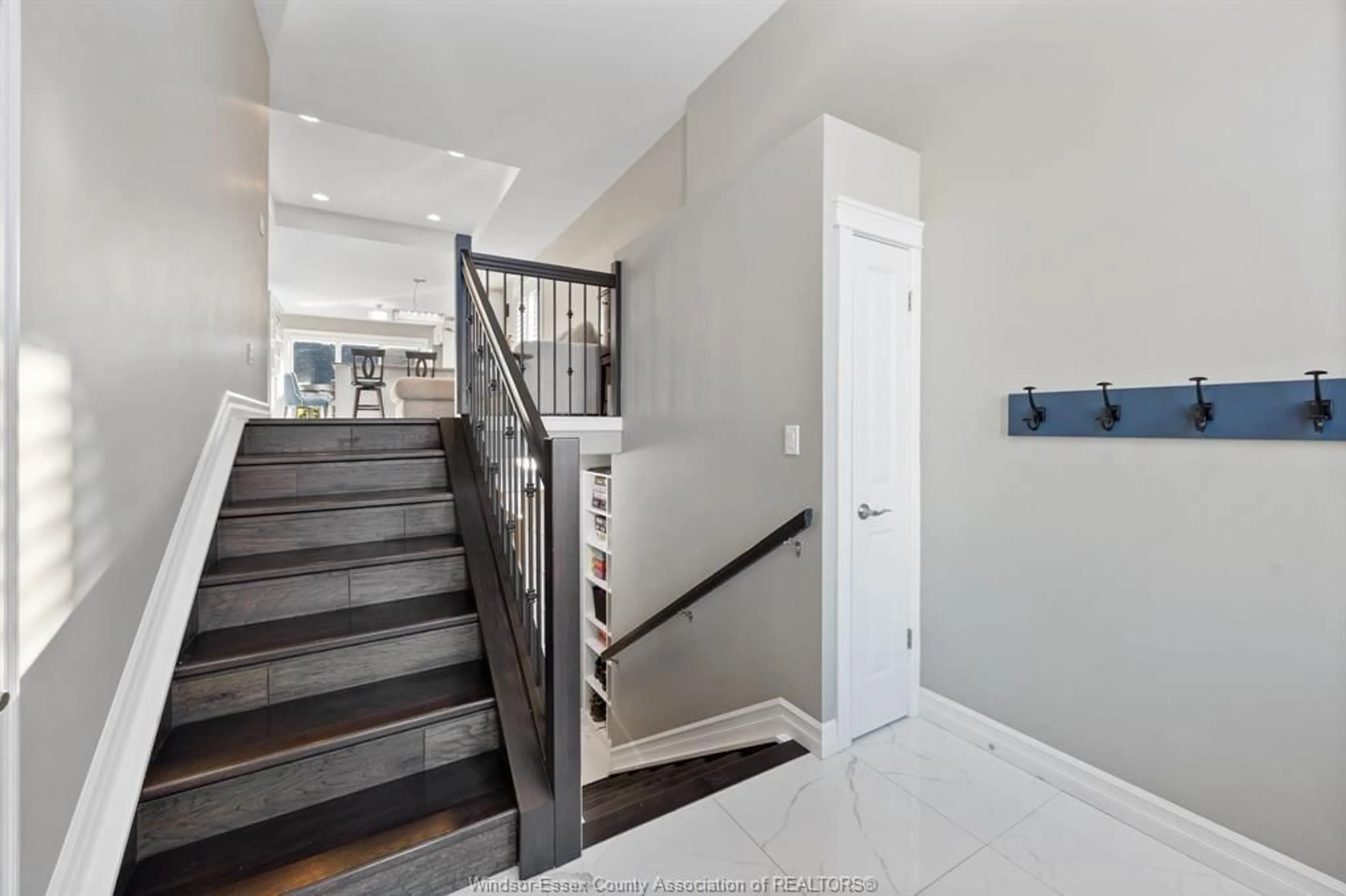 Stairs for 203 ADAMS, Amherstburg Ontario N9V 0B2