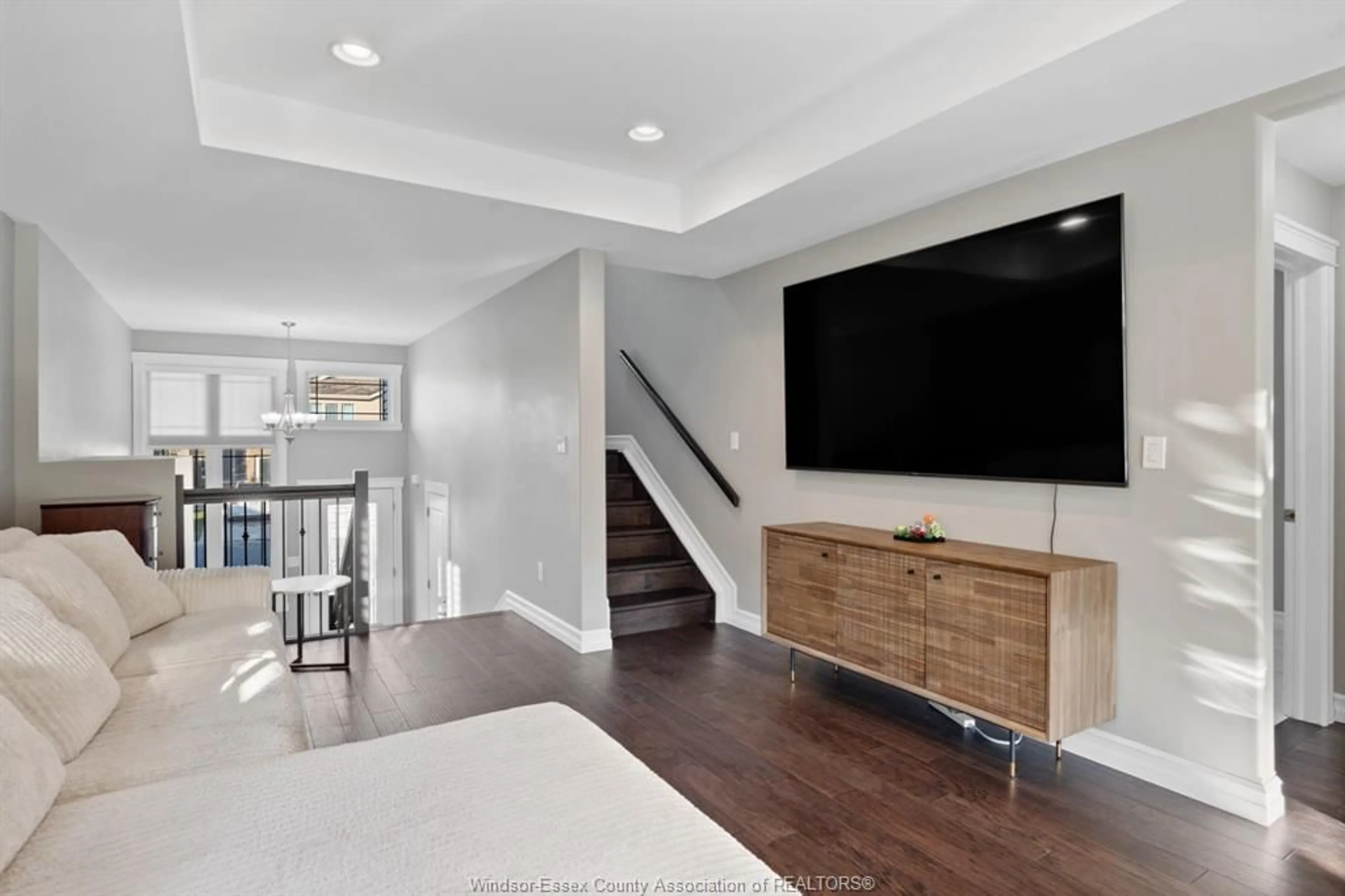 Home theater for 203 ADAMS, Amherstburg Ontario N9V 0B2