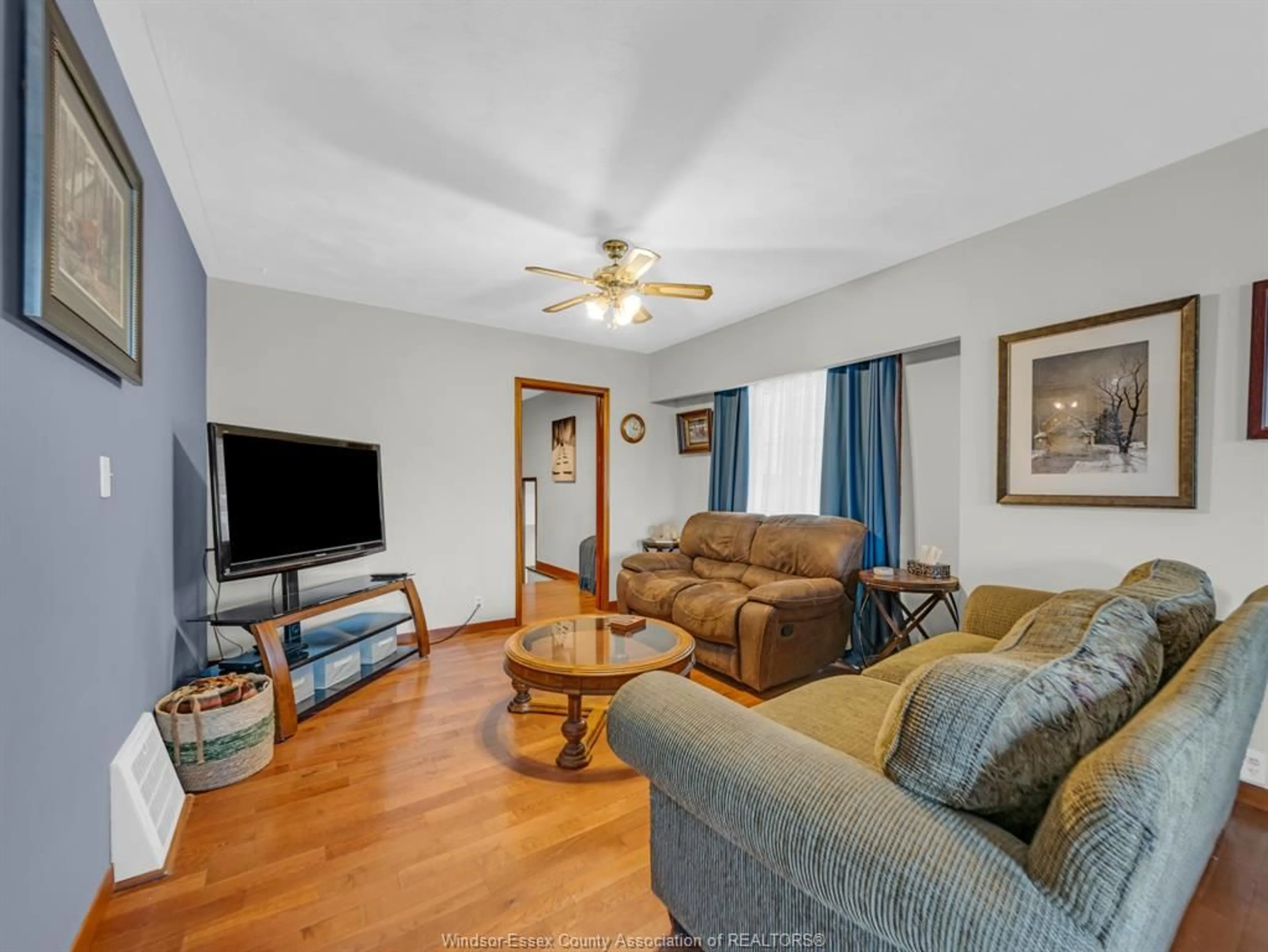 Living room with furniture, unknown for 24 Melrose Ave, Leamington Ontario N8H 2H8