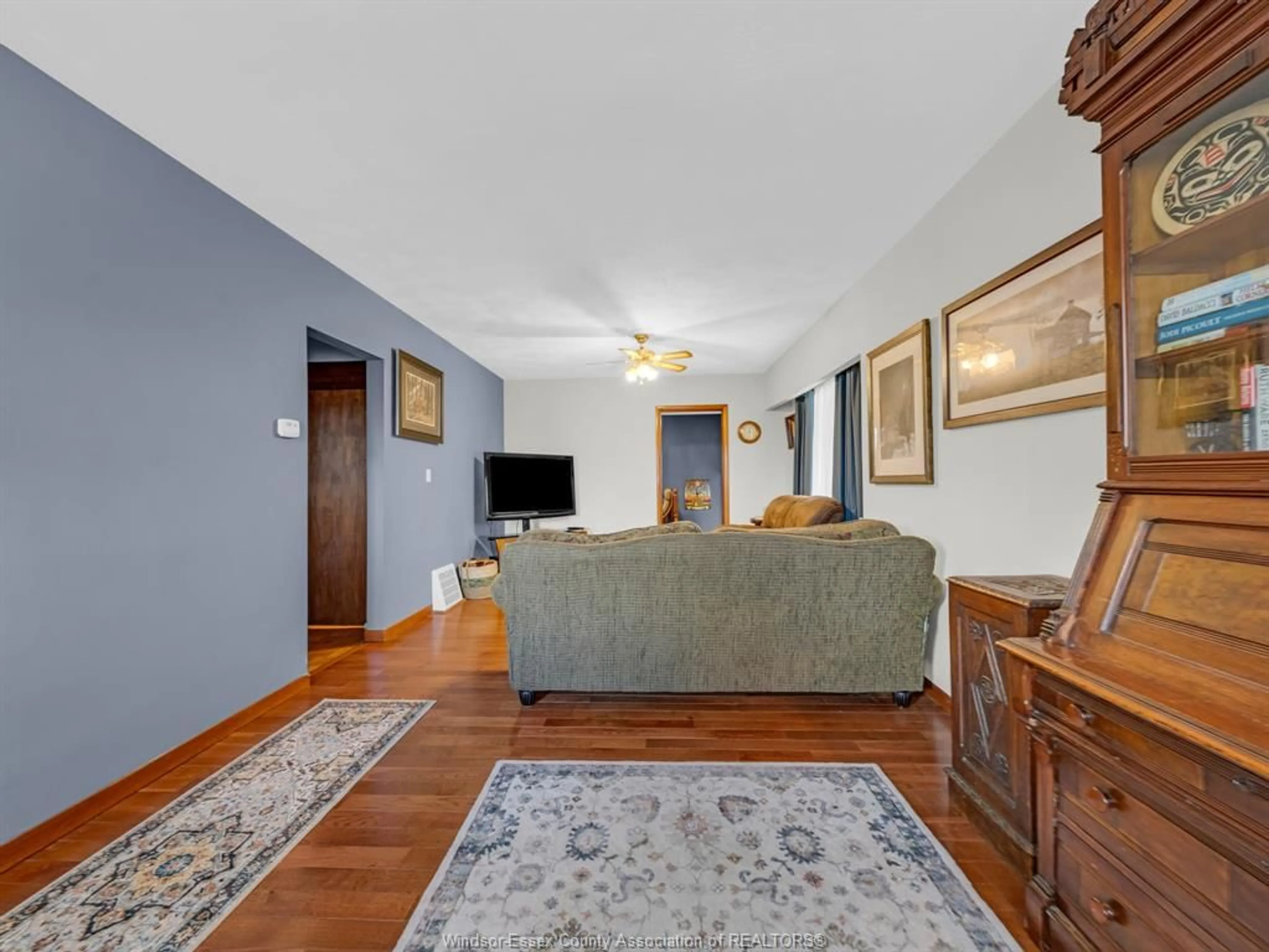 Living room with furniture, unknown for 24 Melrose Ave, Leamington Ontario N8H 2H8