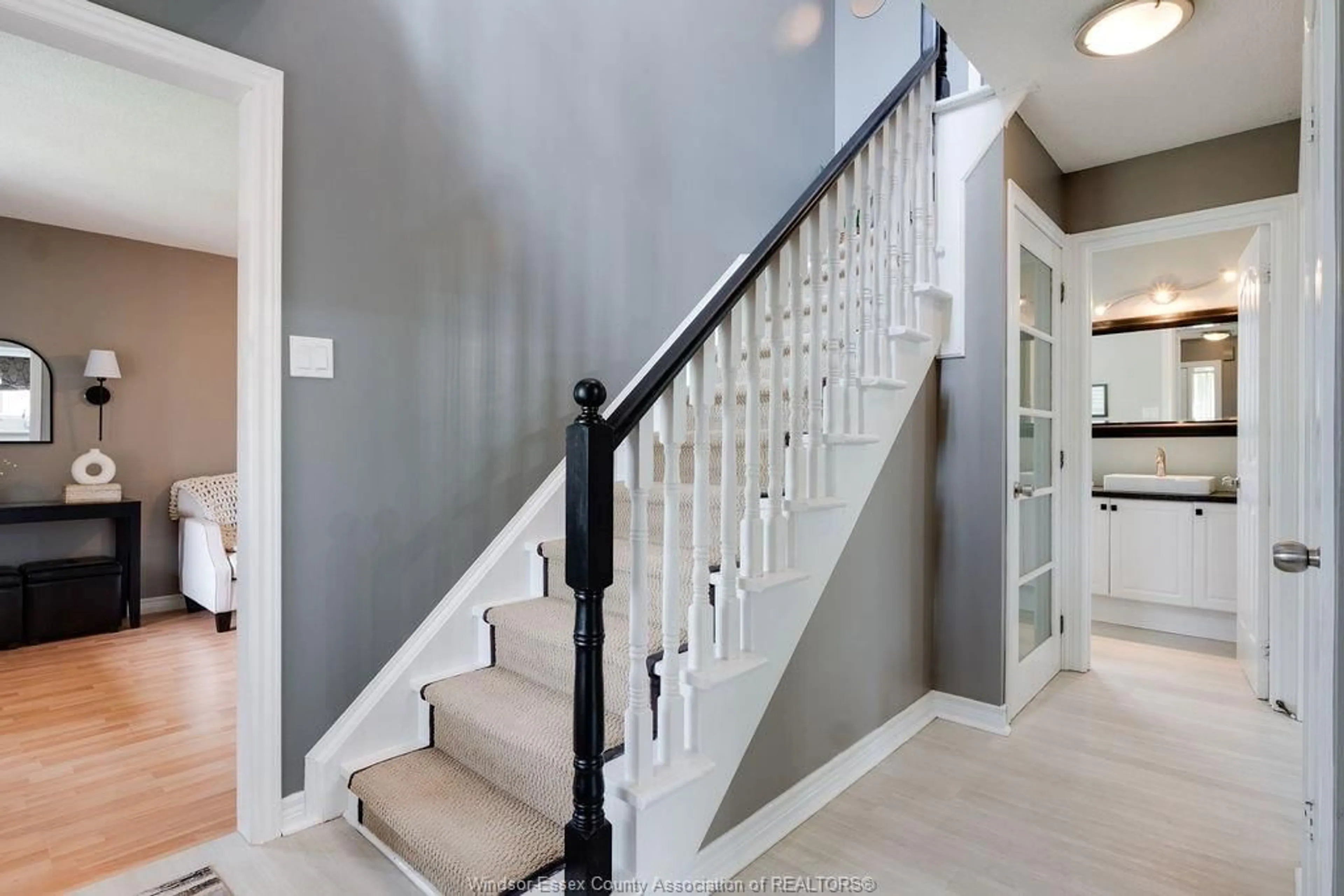 Stairs for 329 GERALDINE Cres, Windsor Ontario N9E 4R7