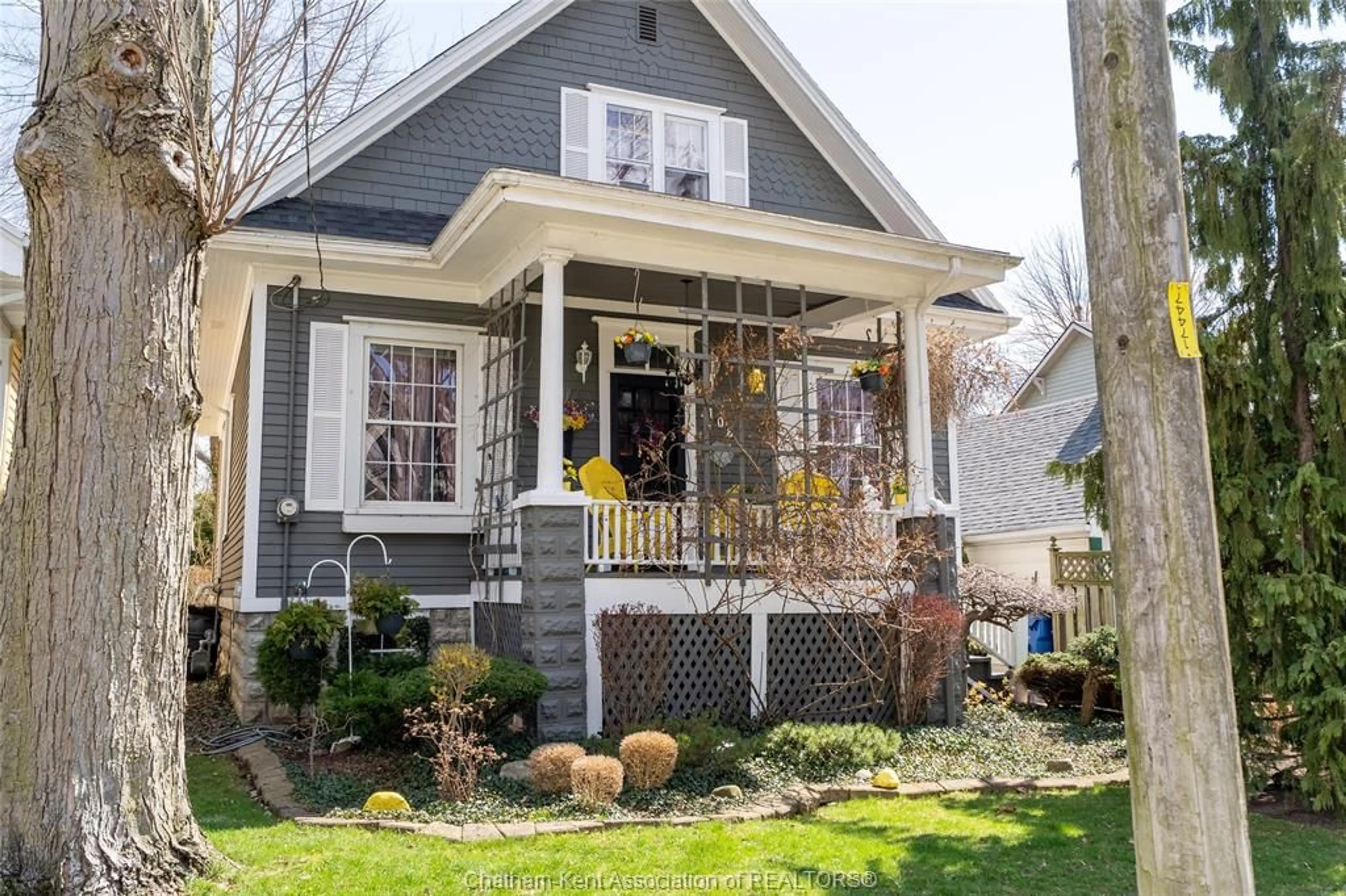 Home with vinyl exterior material, street for 108 Forest St, Chatham Ontario N7L 2A4