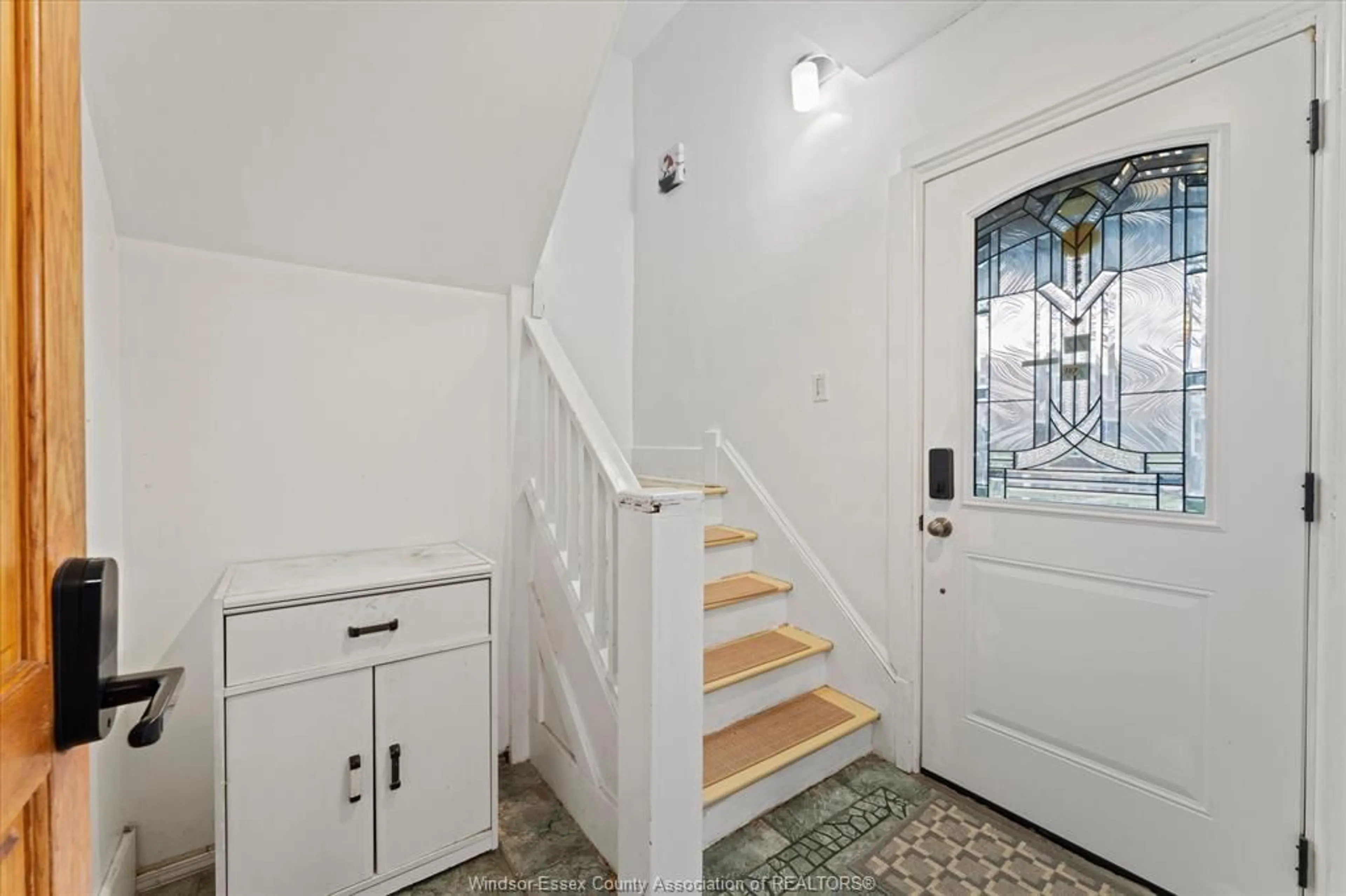Indoor entryway for 72-74 HANNA St, Windsor Ontario N8X 2M9