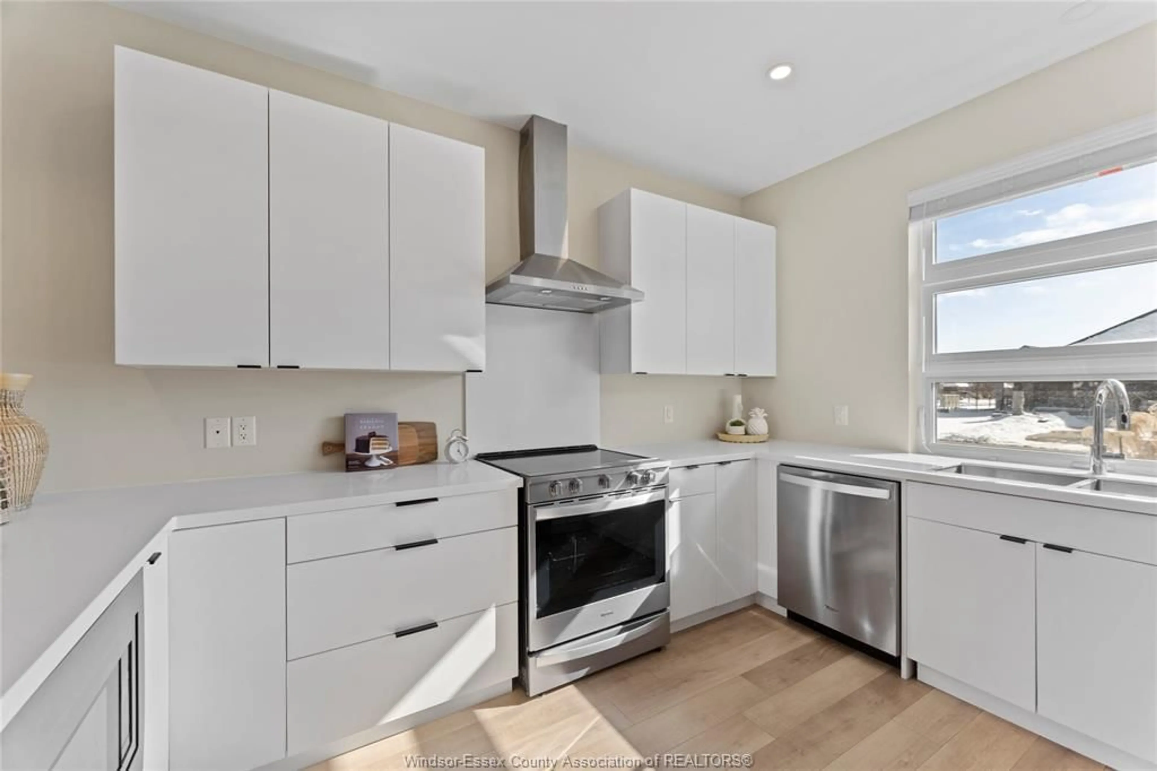 Unknown for 157 BLUE JAY Cres, Kingsville Ontario N9Y 0E3