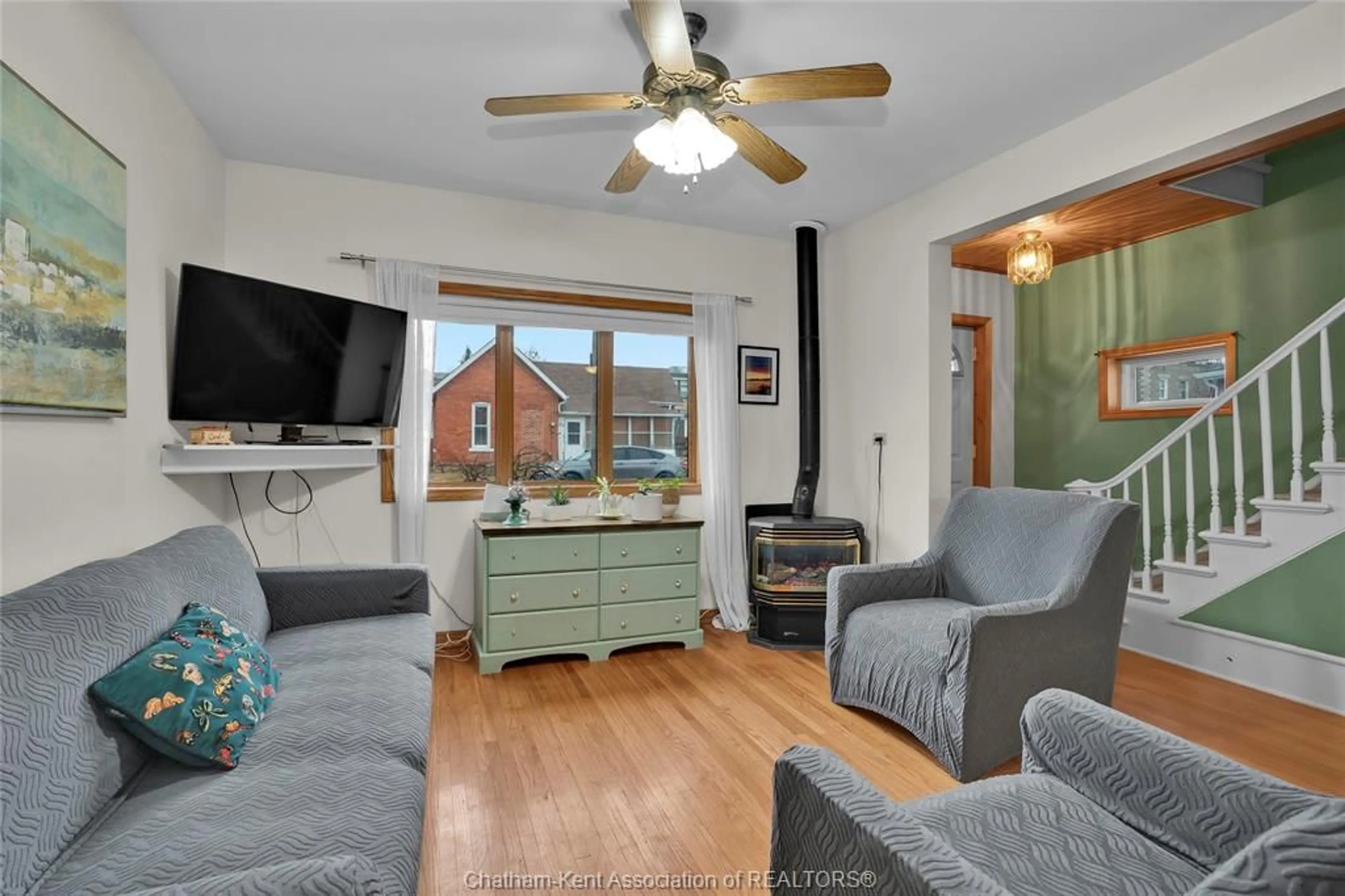 Living room with furniture, unknown for 36 Ingram St, Chatham Ontario N7L 3N5