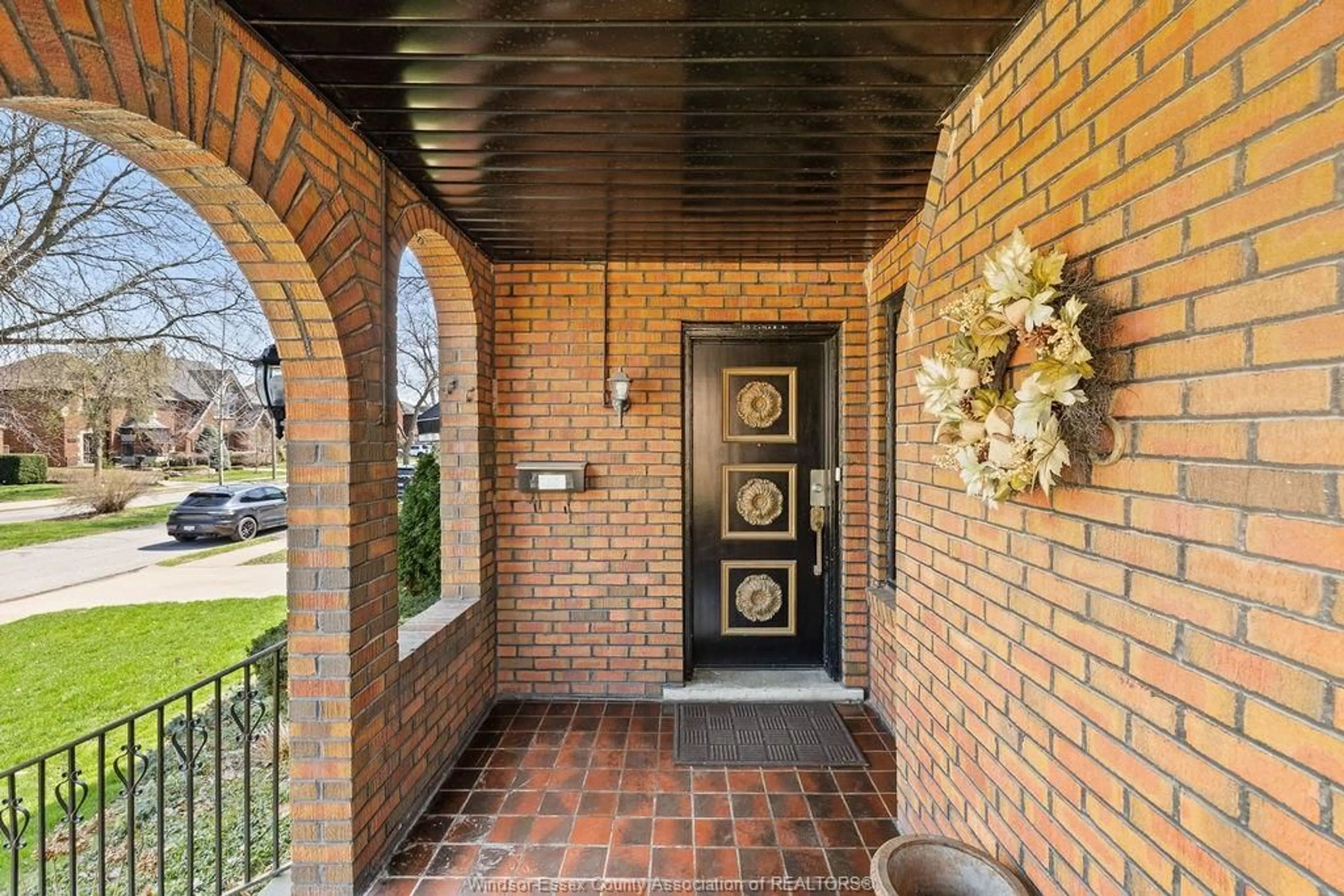 Unknown for 2203 VICTORIA, Windsor Ontario N8X 1R2