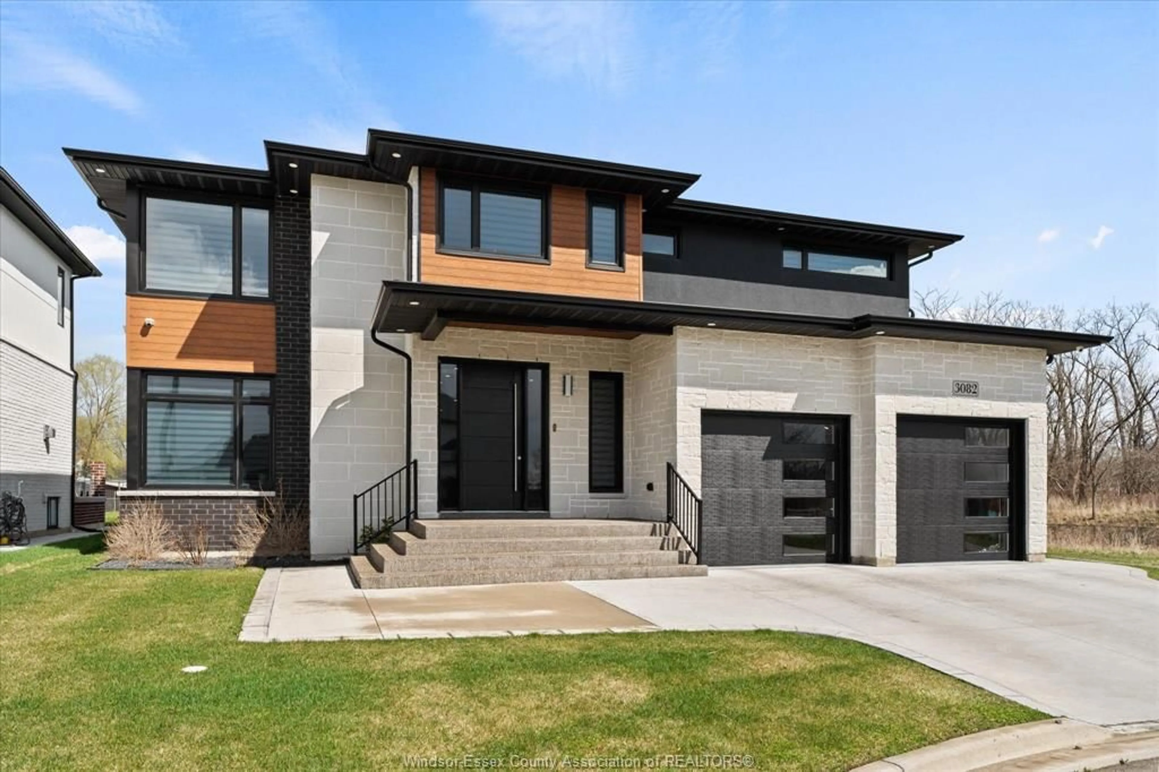 Home with brick exterior material, street for 3082 BETTS Ave, Windsor Ontario N9B 3L5