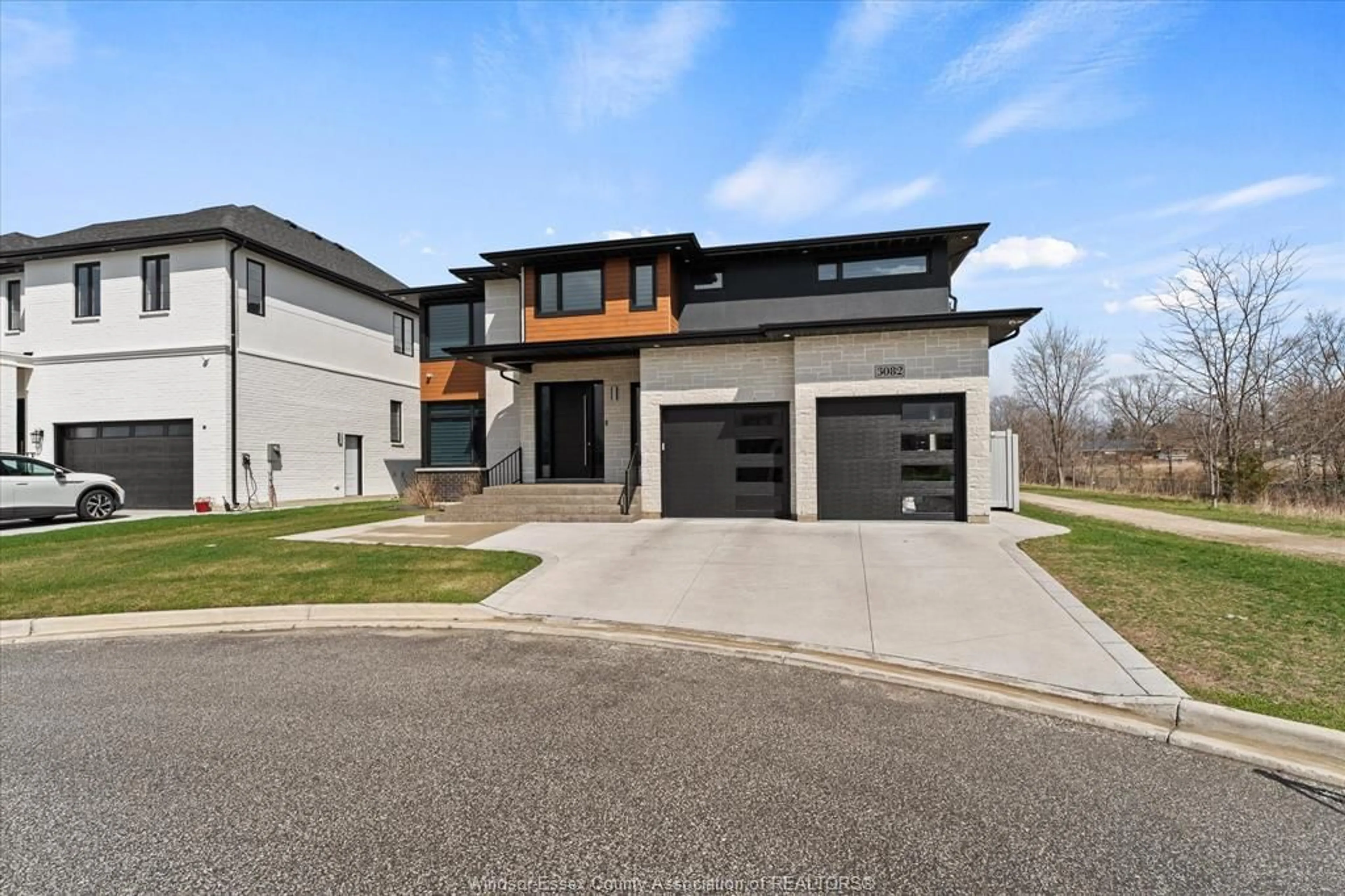 Home with brick exterior material, street for 3082 BETTS Ave, Windsor Ontario N9B 3L5