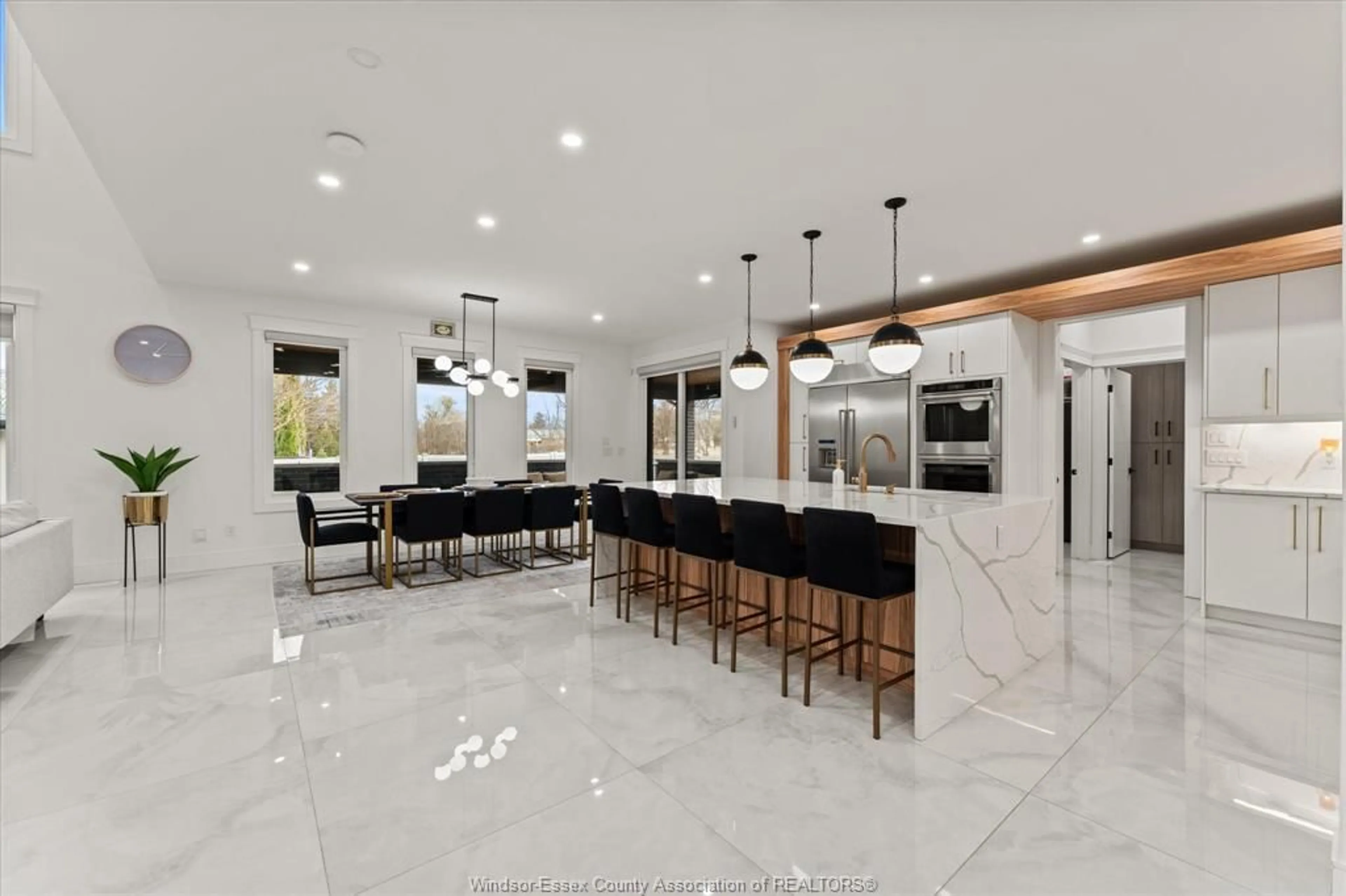 Unknown for 3082 BETTS Ave, Windsor Ontario N9B 3L5