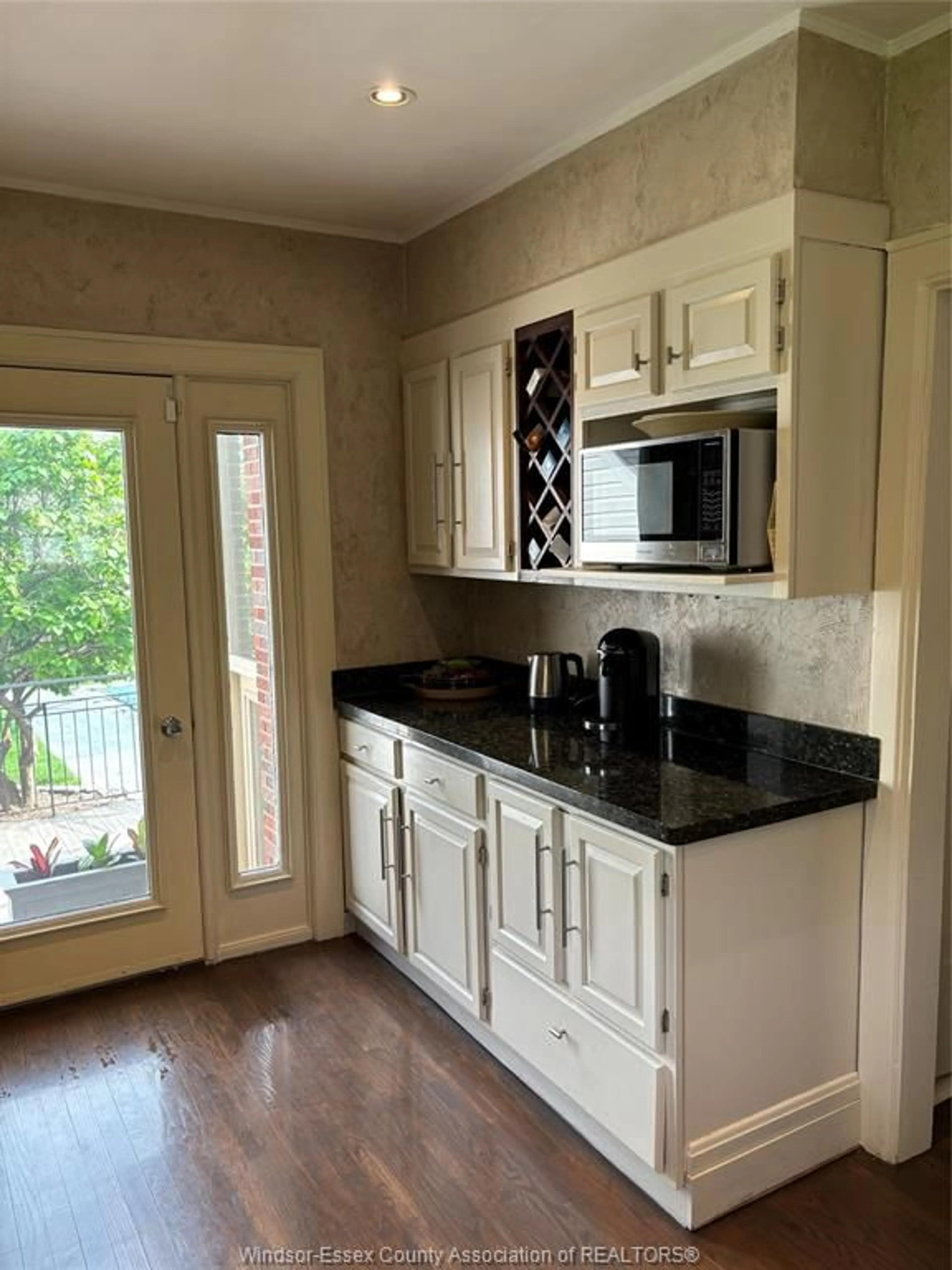 Unknown for 7505 Riverside Dr, Windsor Ontario N8S 1C8